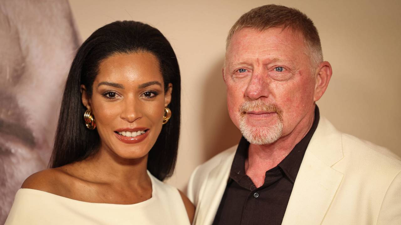 Boris Becker posiert neben seiner Frau Lilian de Carvalho Monteiro.