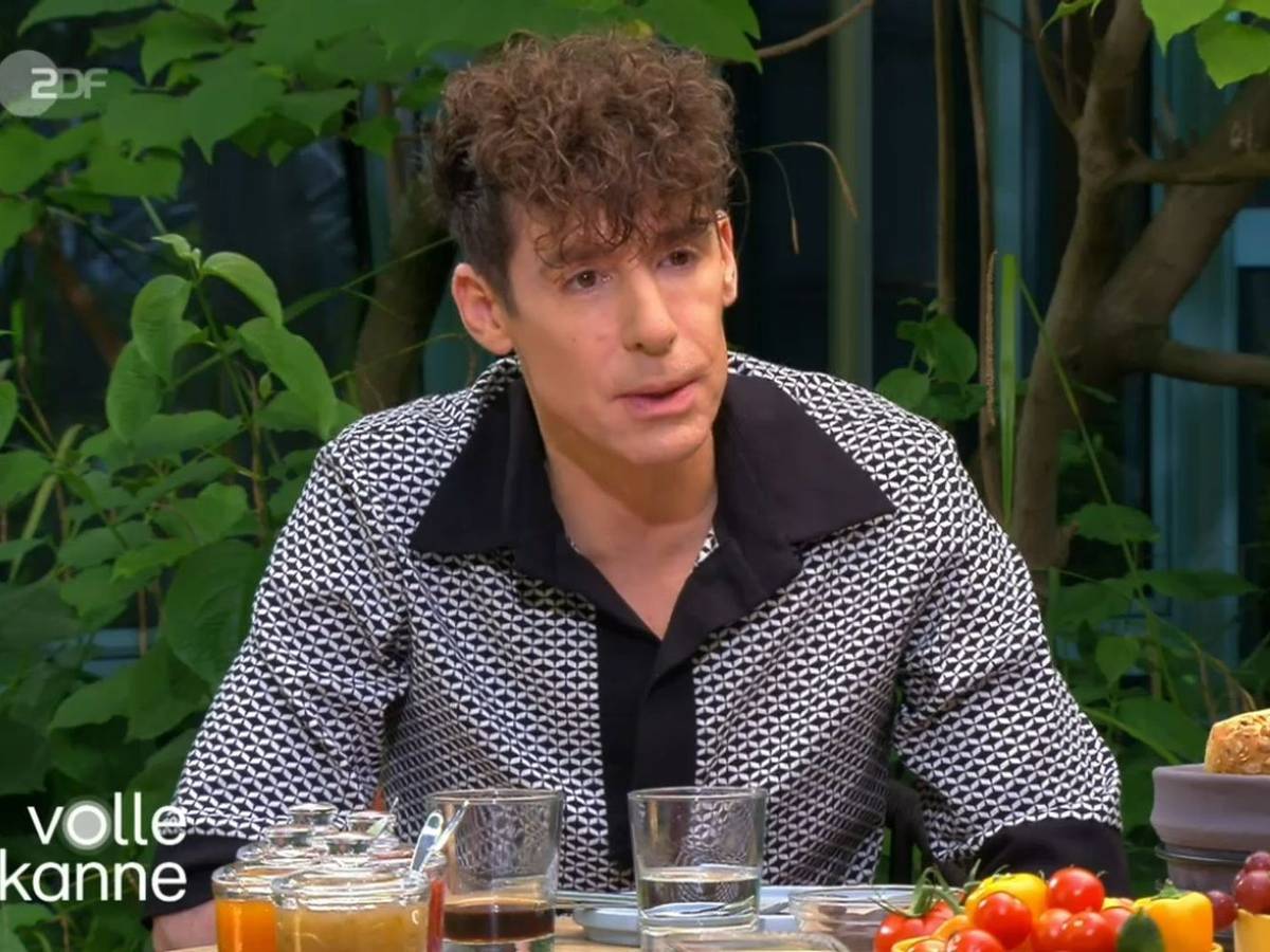 Modedesigner Kilian Kerner sprach bei „Volle Kanne“ über die schweren Monate, die hinter ihm liegen. (Bild: ZDF)