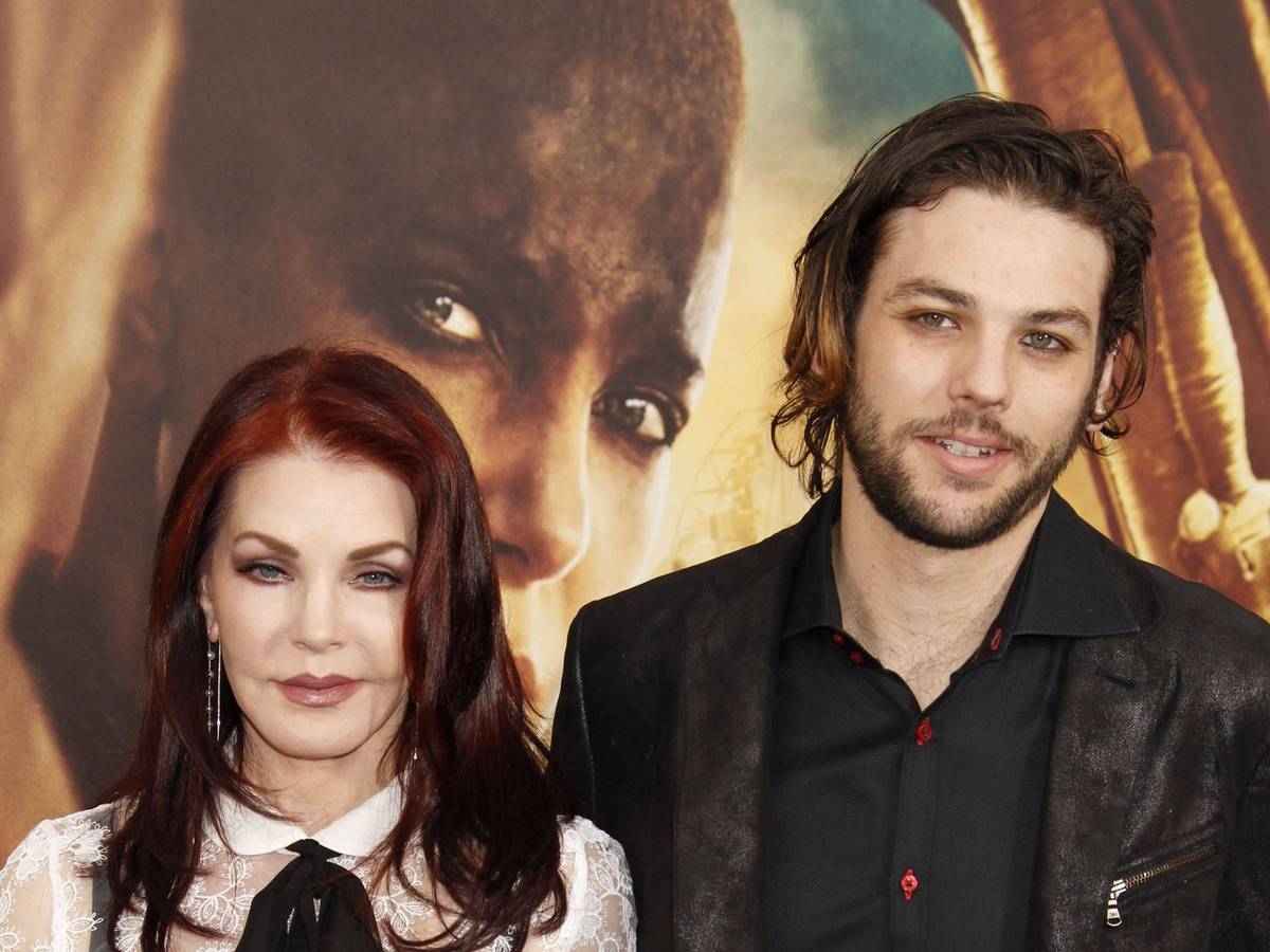 Priscilla Presley mit ihrem Sohn Navarone Garibaldi.