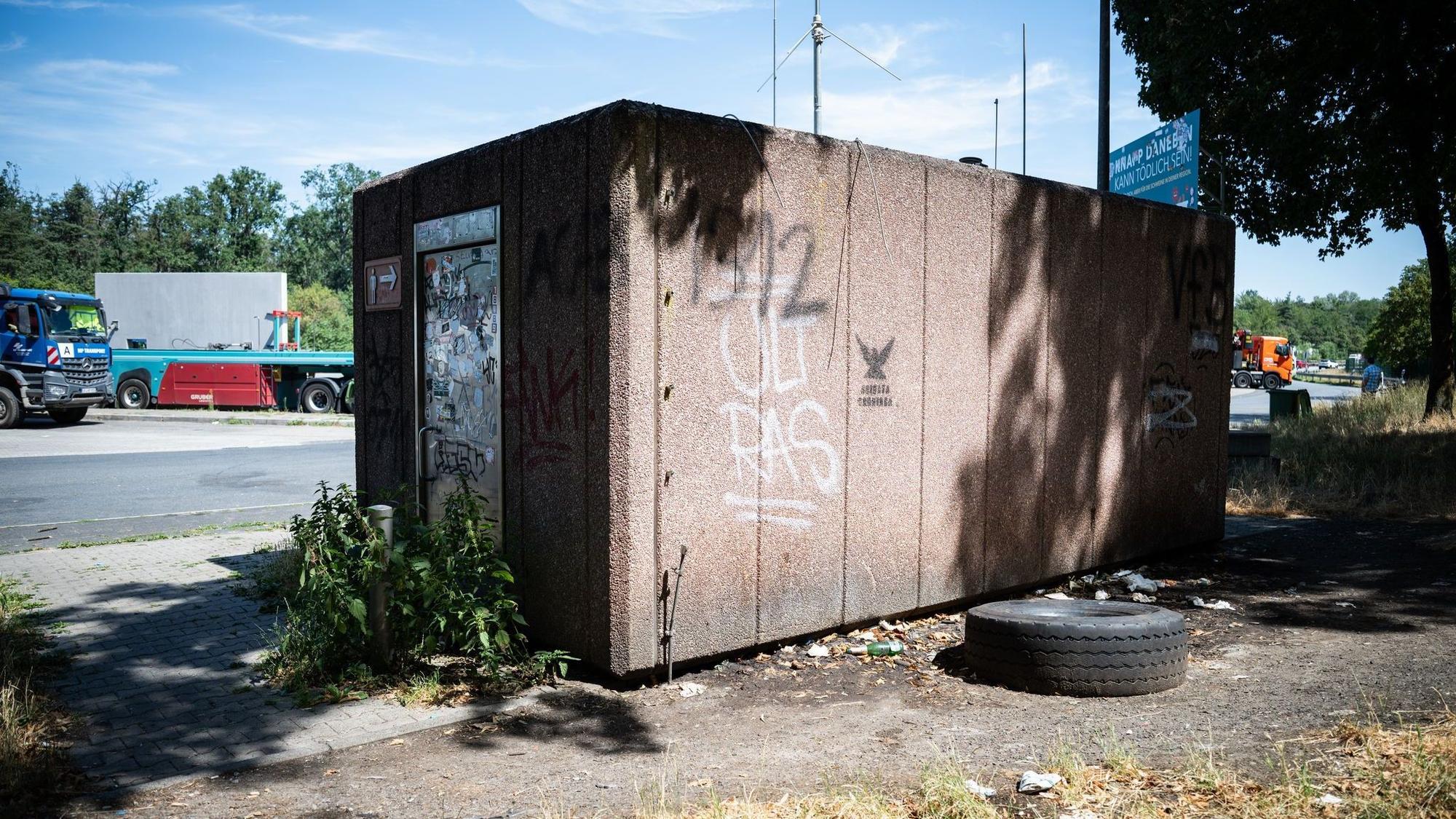 Teilweise sind die Sanitäranlagen auf unbewirtschafteten Rastplätzen in unerfreulichem Zustand.