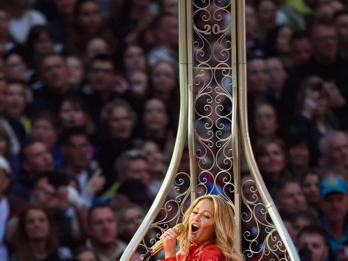 Helene Fischer tritt im Rudolf-Harbig-Stadion beim Auftakt ihrer „360° Stadion Tour 2026“ auf.