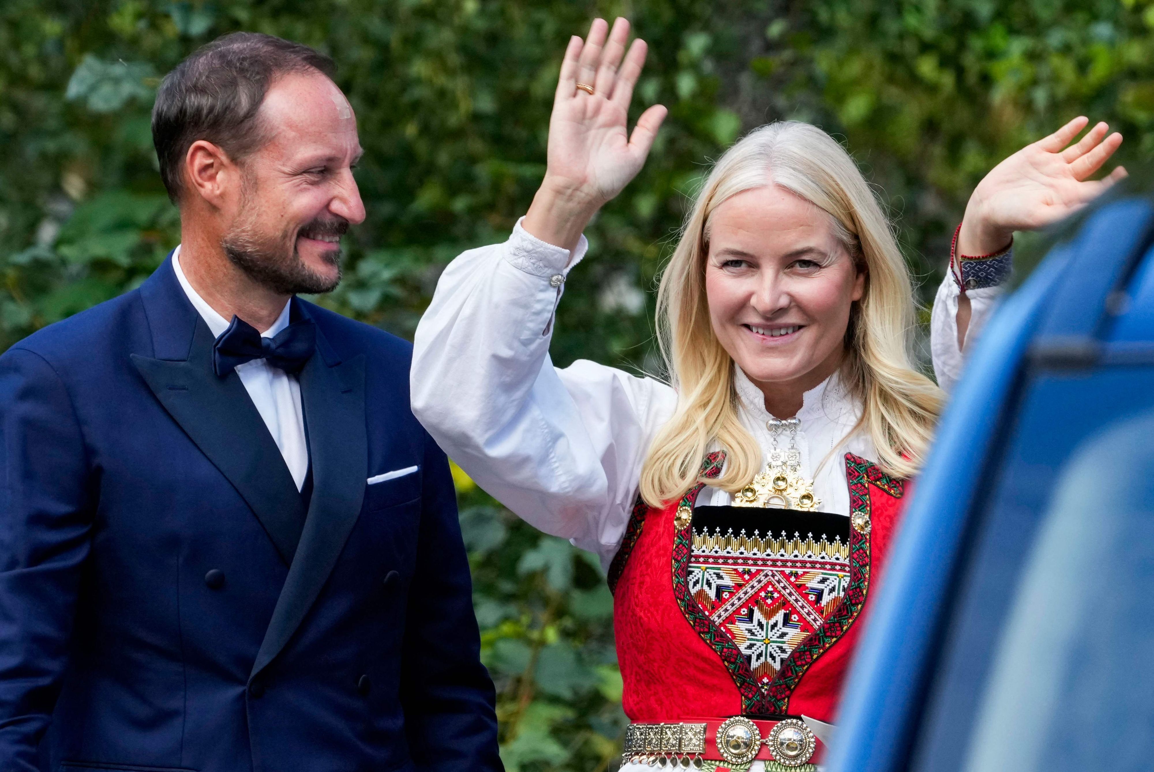 Haakon und Mette-Marit bei einem royalen Termin.