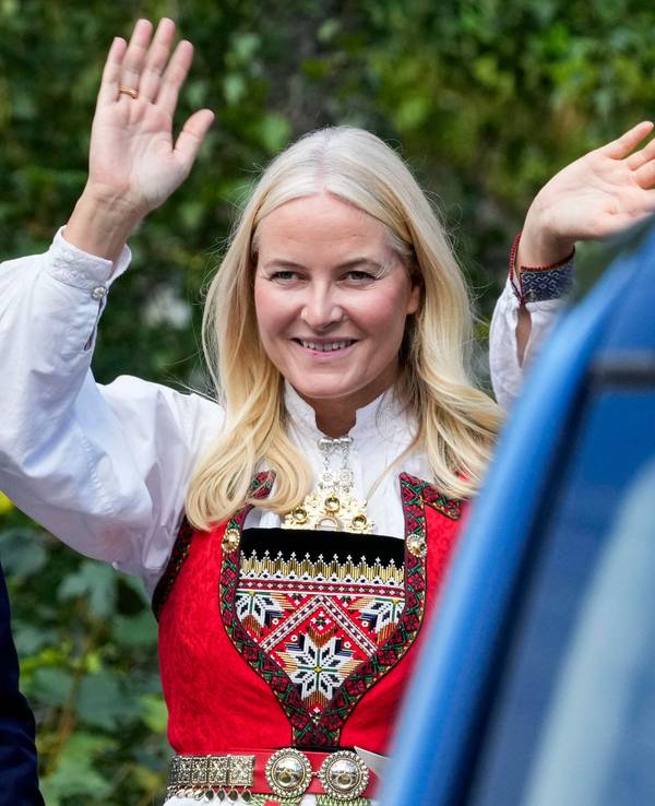 Haakon und Mette-Marit bei einem royalen Termin.