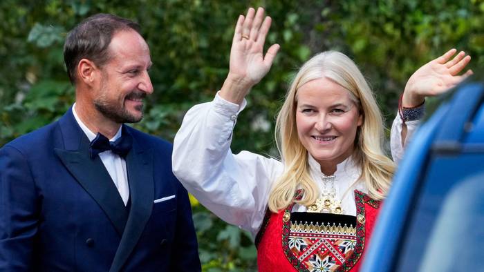 Haakon und Mette-Marit bei einem royalen Termin.