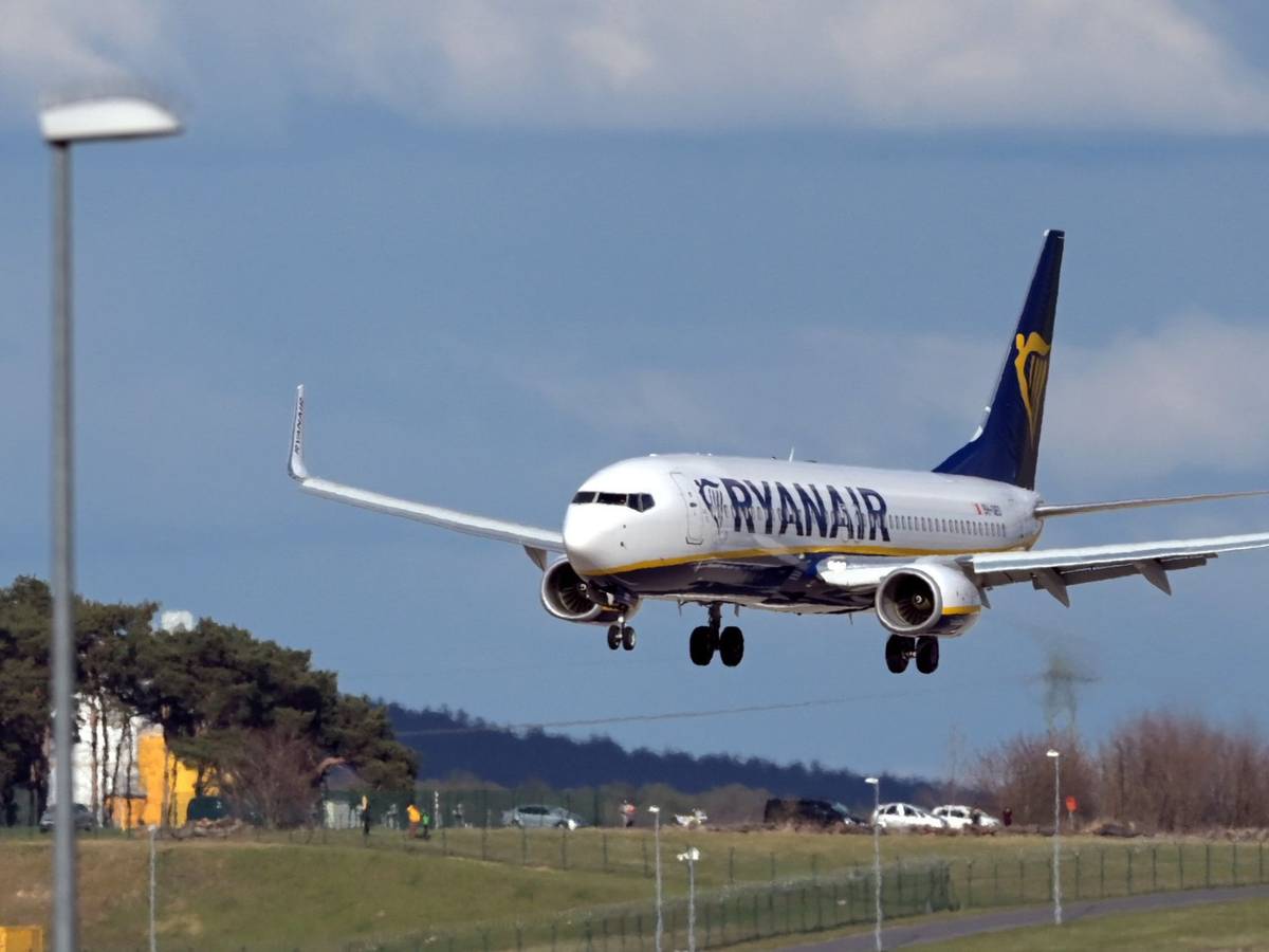 Die Ehefrau des verletzten Passagiers schildert den Zwischenfall erstmals aus ihrer Sicht. (Symbolbild)