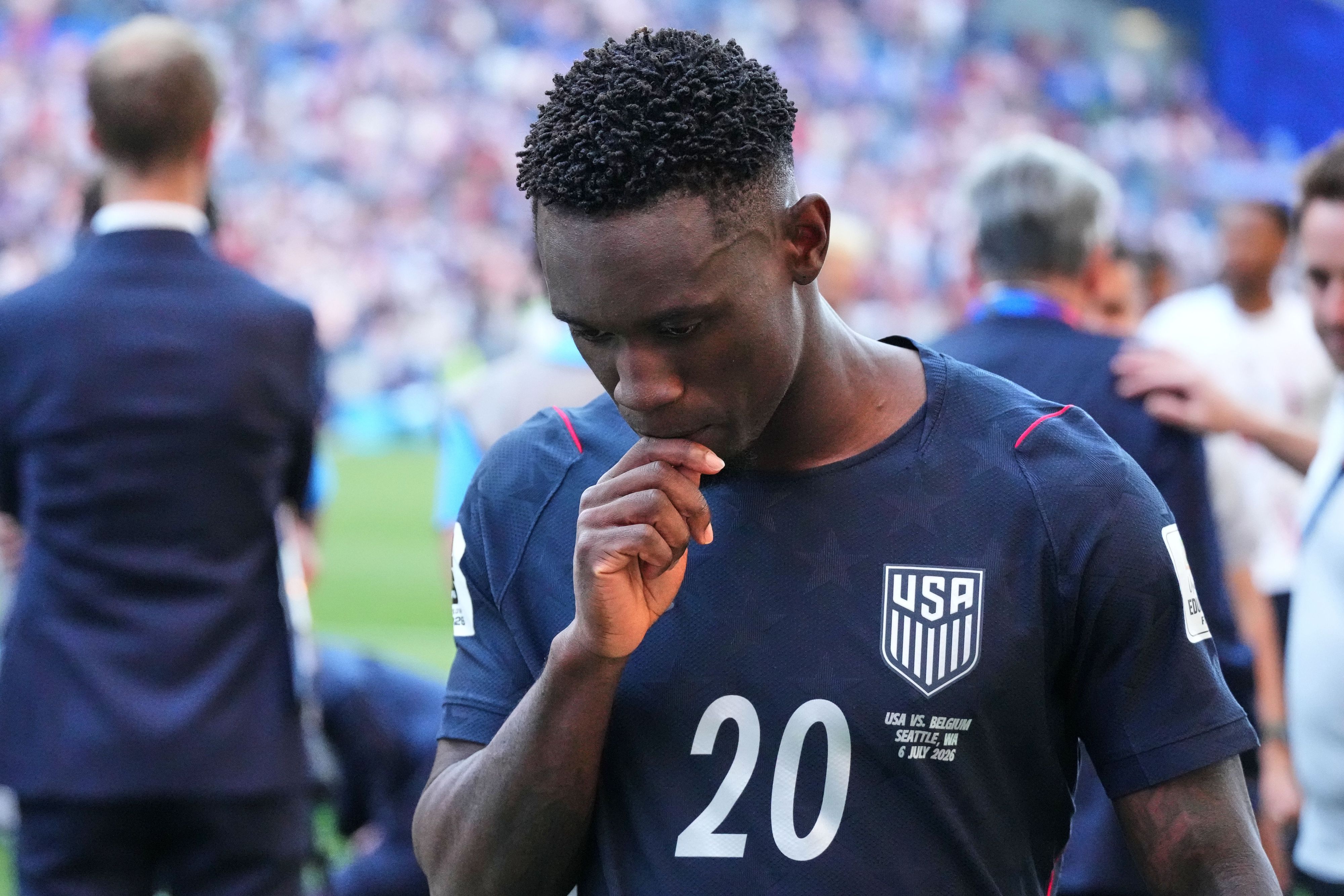 Folarin Balogun (USA) verlässt das Spielfeld nach der Niederlage.