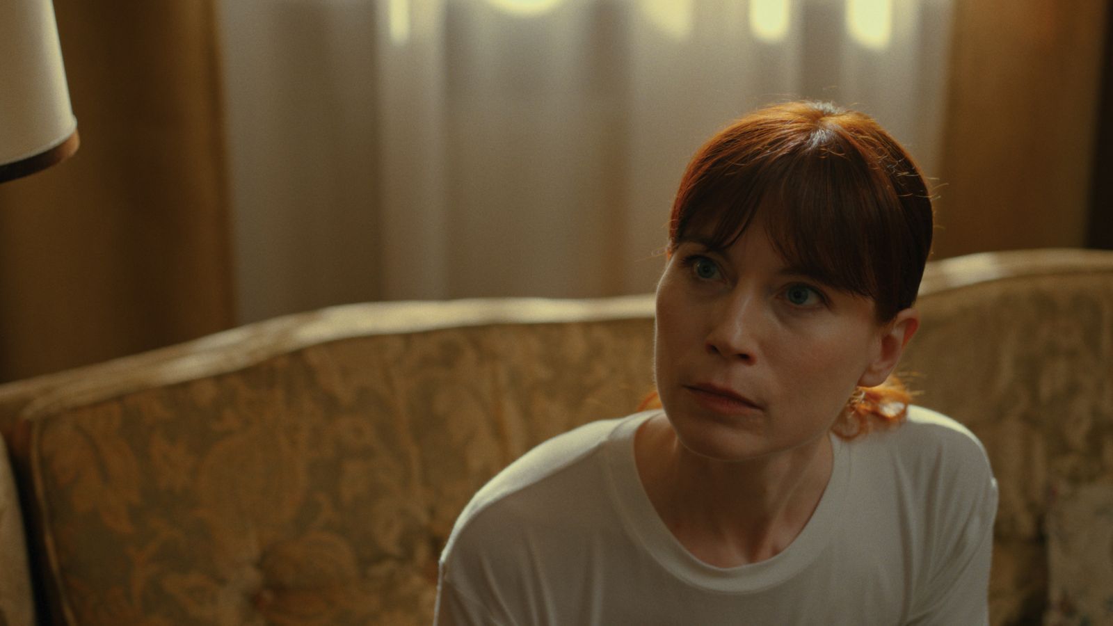 Deborah Feist (Nora Waldstätten) ist einer der neuen Charaktere der späten Serienfortsetzung „Braunschlag 1986“. (Bild: © SUPERFILM)