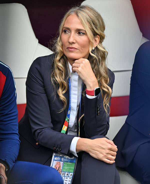 Blick auf die Bank von Spanien mit Teammanagerin Nuria Martínez Navas.