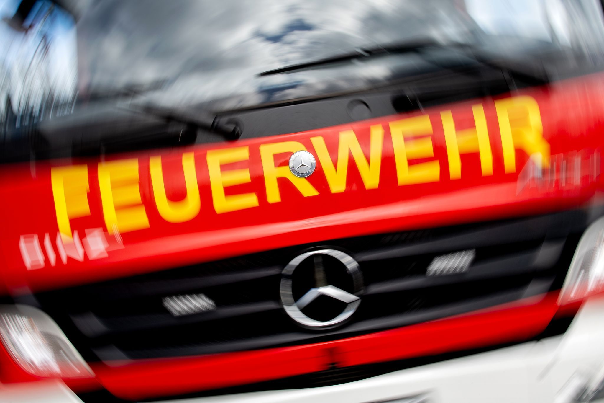 Das Unwetter in Ostwestfalen hielt die Feuerwehr in Atem. (Symbolbild)