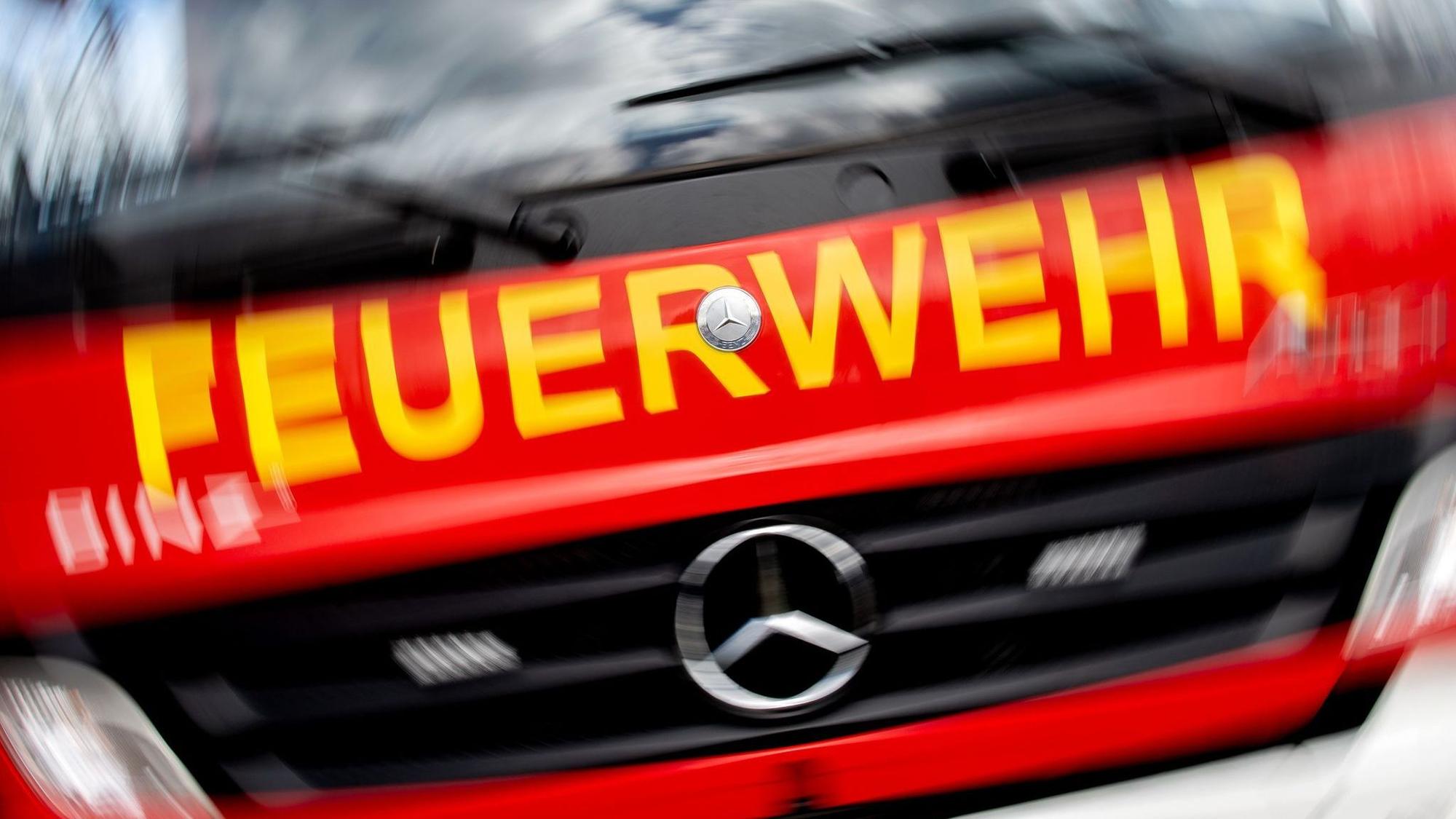Das Unwetter in Ostwestfalen hielt die Feuerwehr in Atem. (Symbolbild)