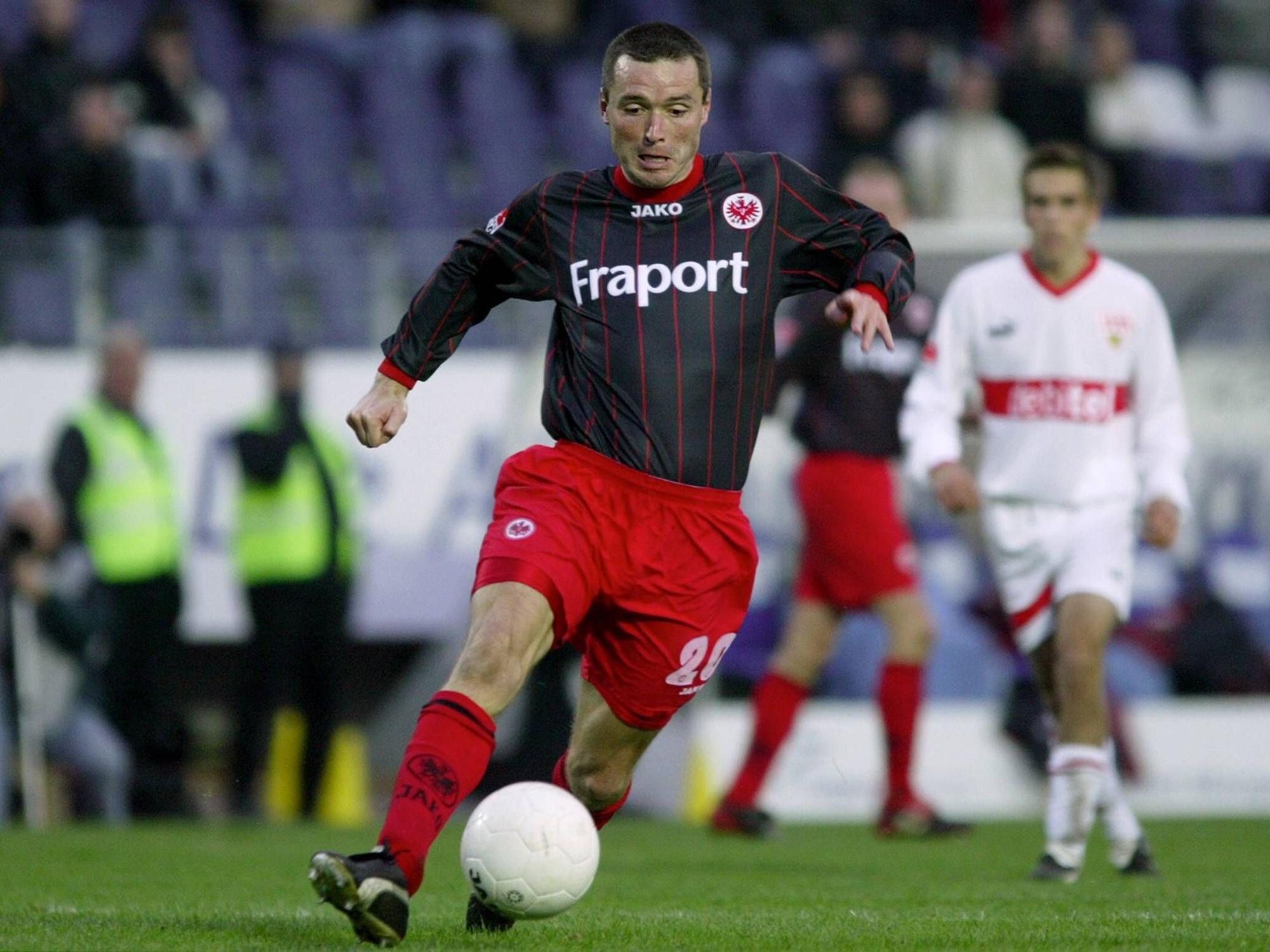 Ex-Bundesliga-Angreifer Markus Beierle ist für Eintracht Frankfurt am Ball.
