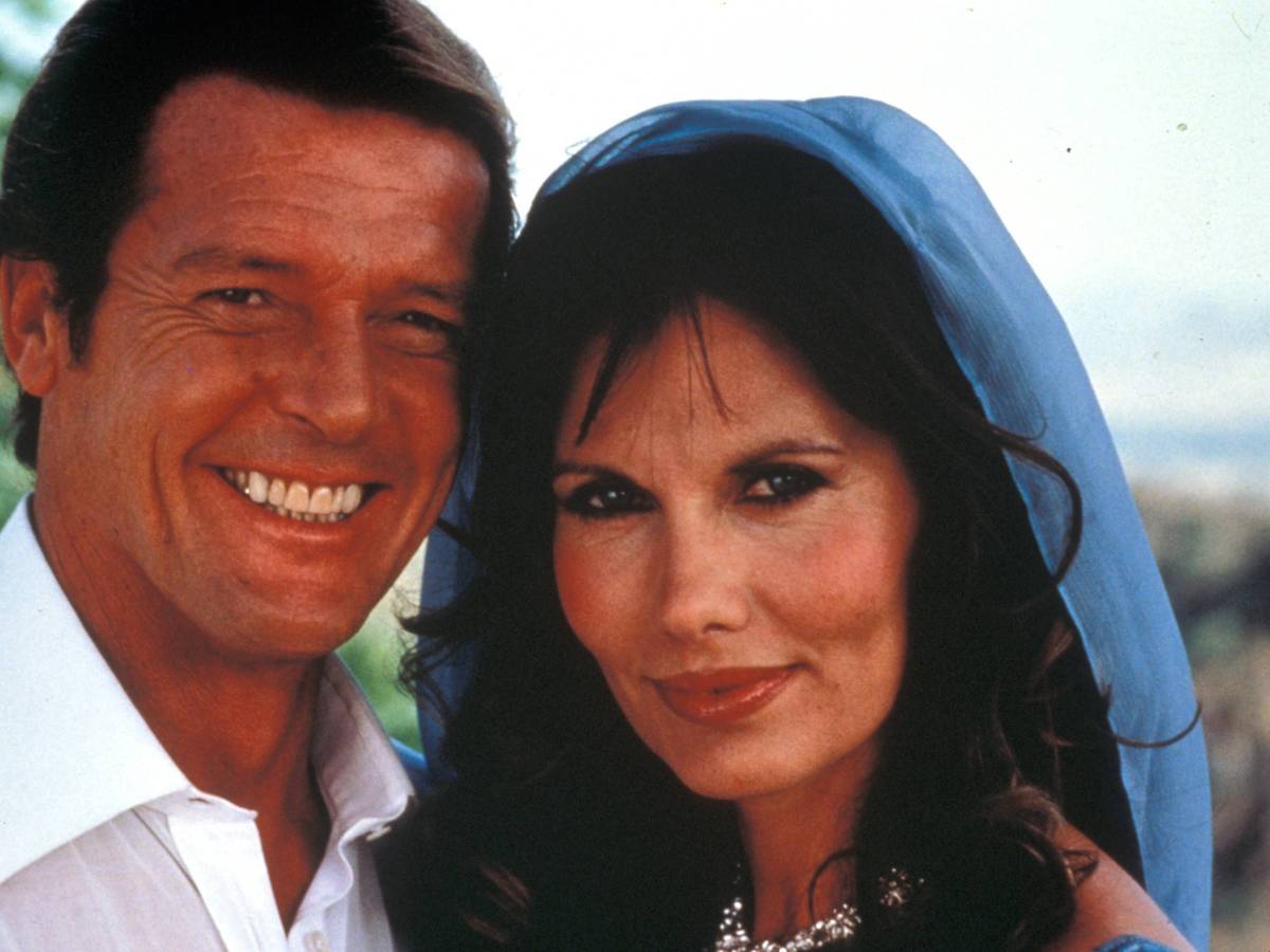 Roger Moore und Maud Adams im Bond-Film „Octopussy“.