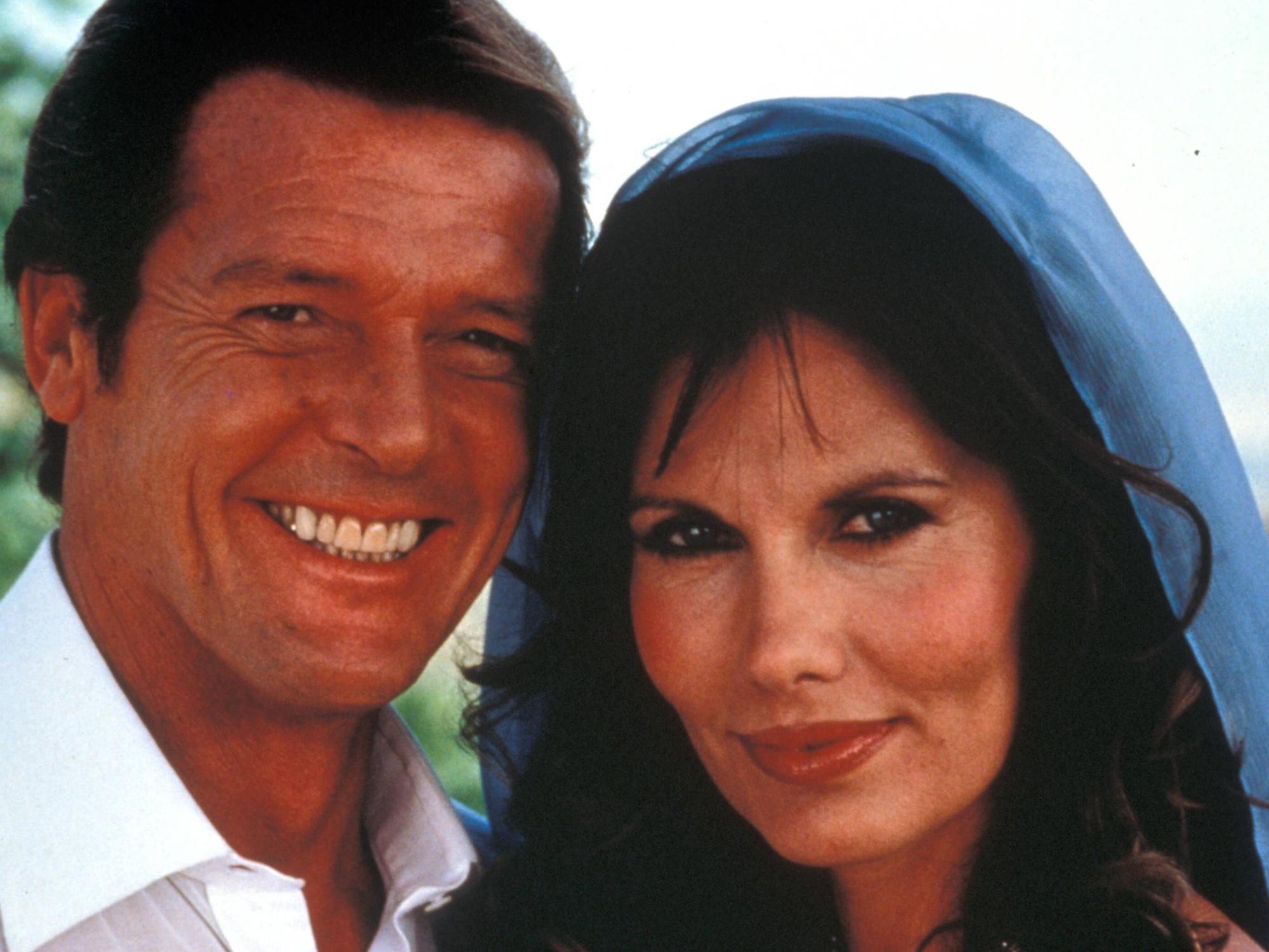 Roger Moore und Maud Adams im Bond-Film „Octopussy“.