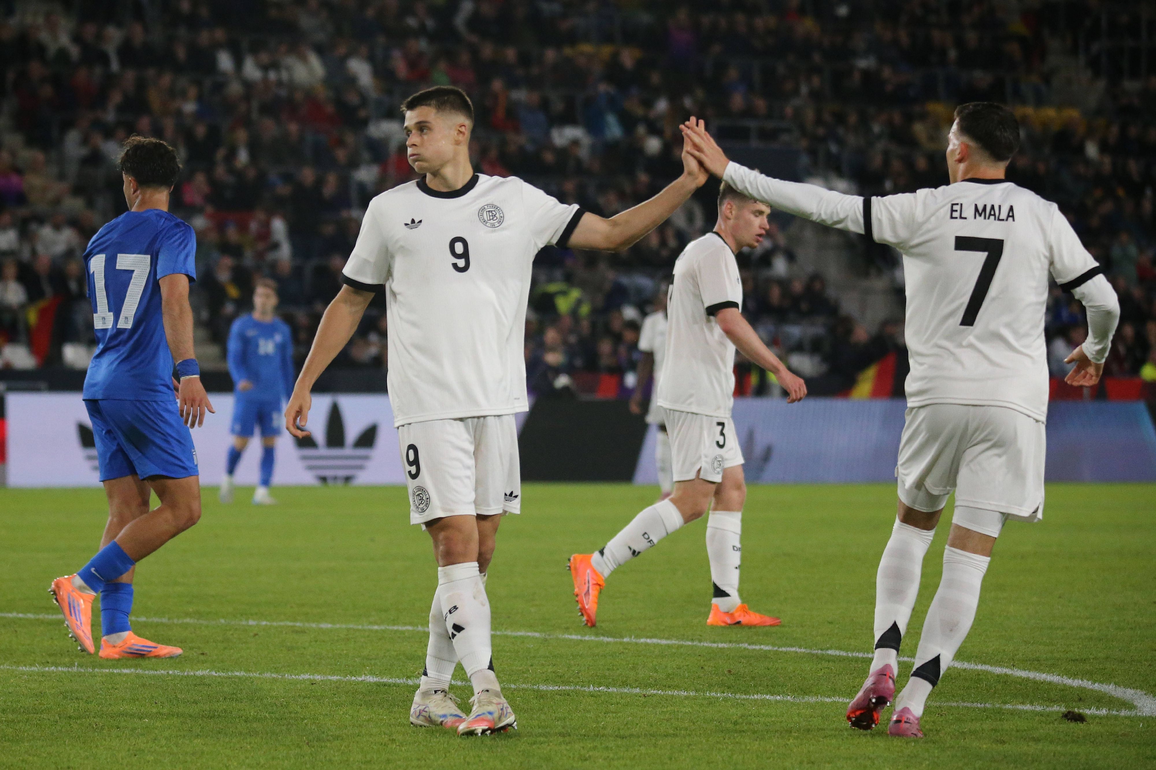 Torjubel beim DFB von Nicolò Tresoldi und Said El Mala.