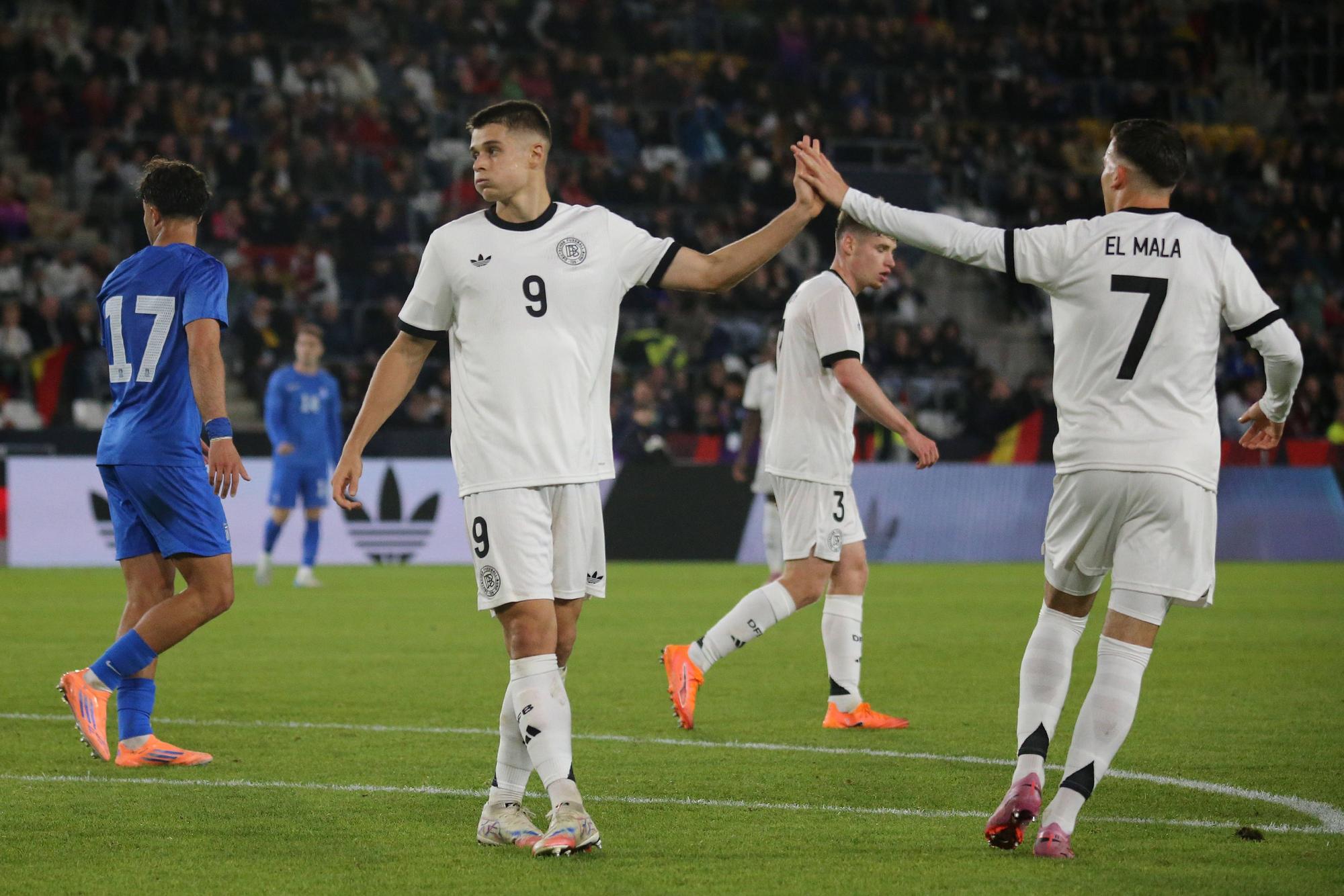 Torjubel beim DFB von Nicolò Tresoldi und Said El Mala.