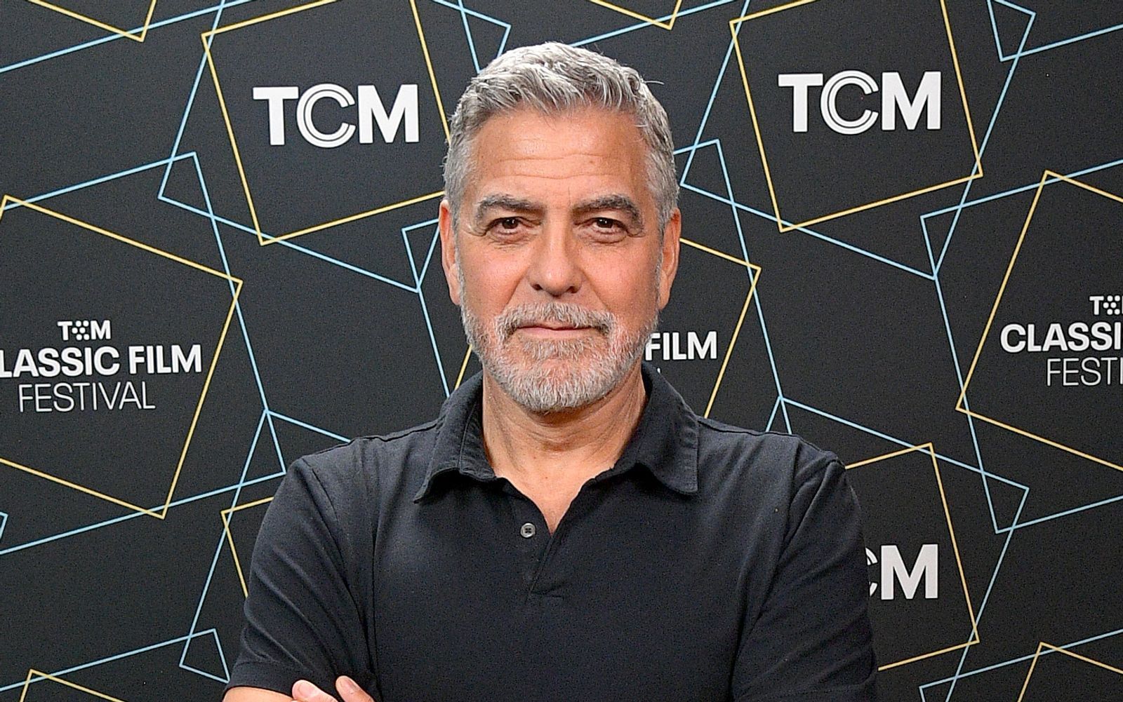 George Clooney hat bereits erste Details über „Ocean's 14“ verraten. Dem Film liege ein „großartiges Drehbuch“ zugrunde, erklärte er.  (Bild: 2023 Getty Images/Charley Gallay)
