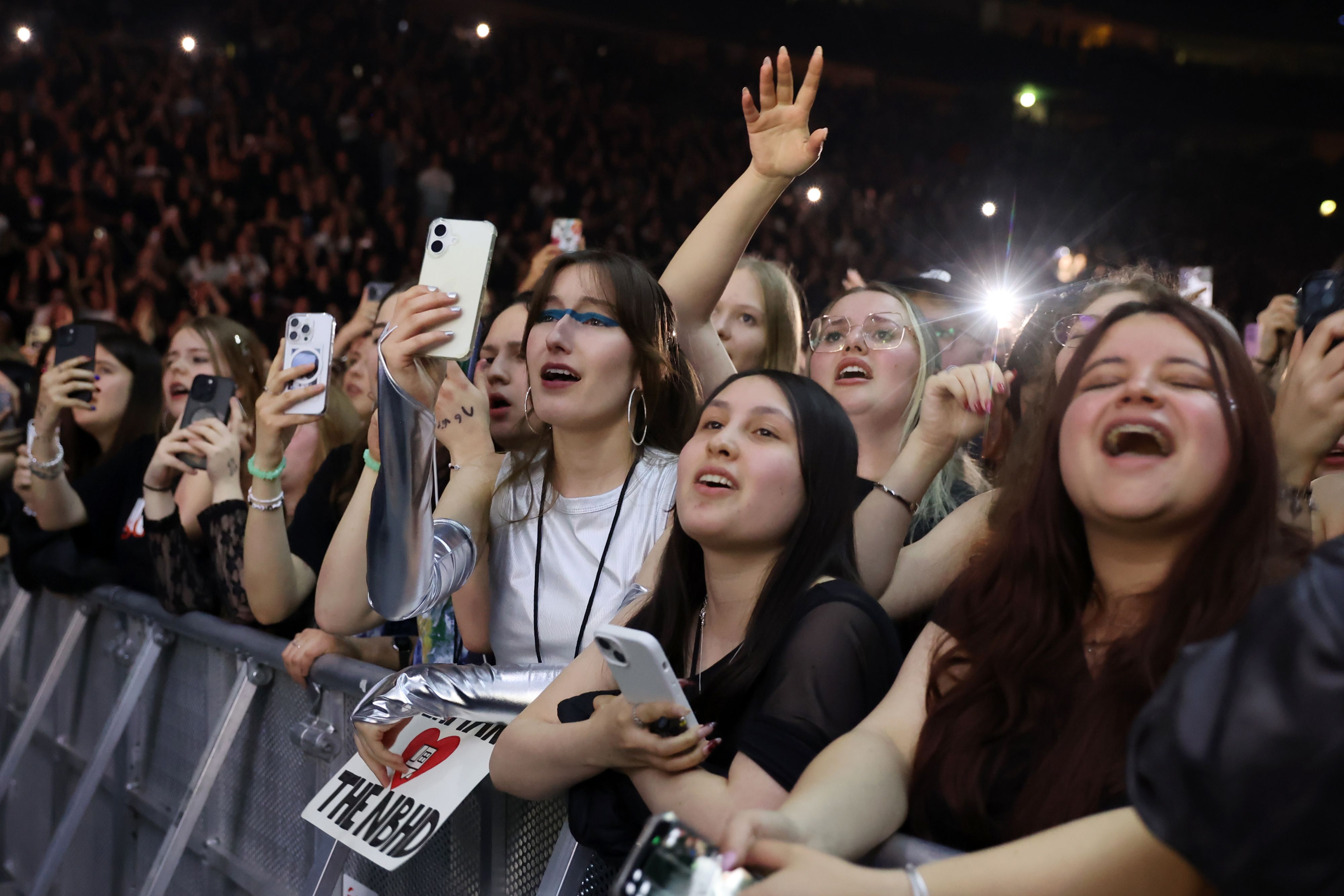 Fans von The Neighbourhood beim Konzert in Köln.