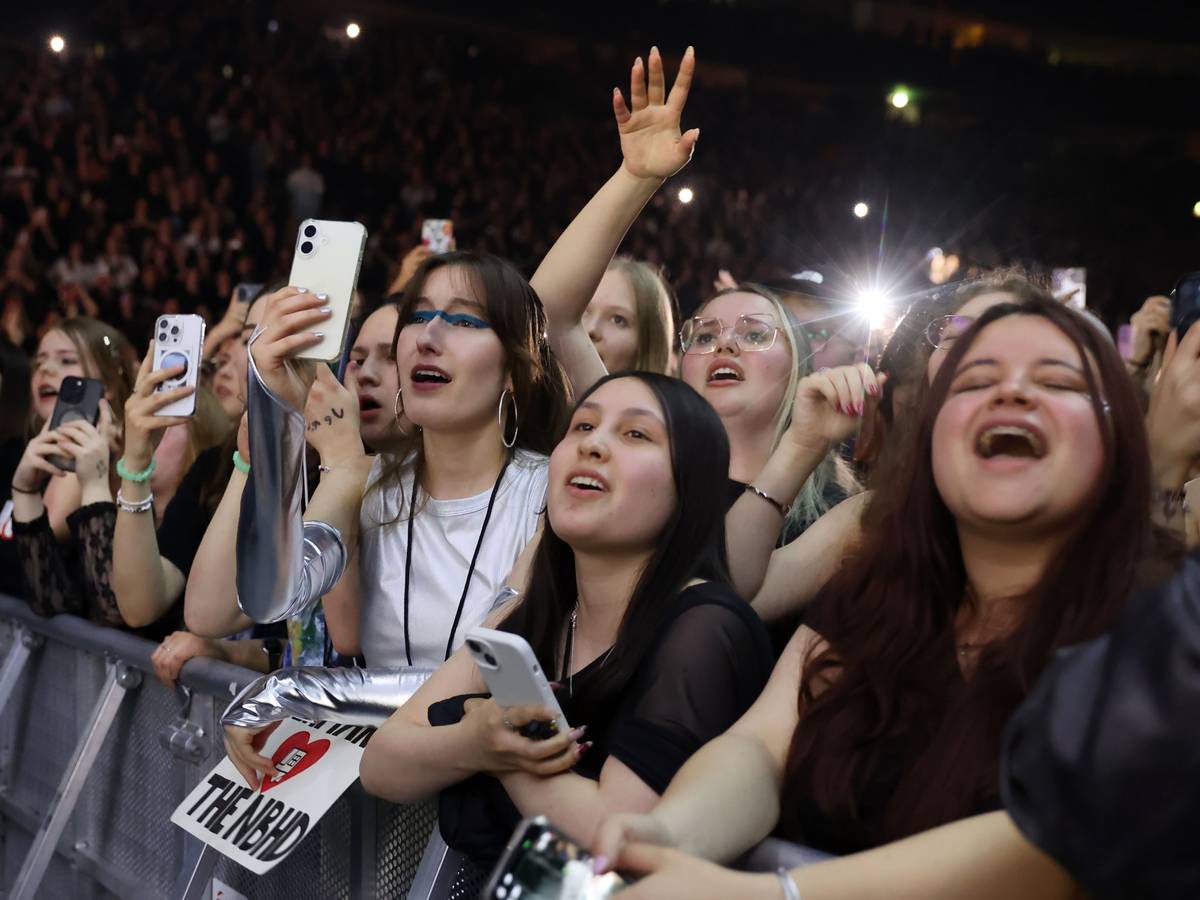 Fans von The Neighbourhood beim Konzert in Köln.