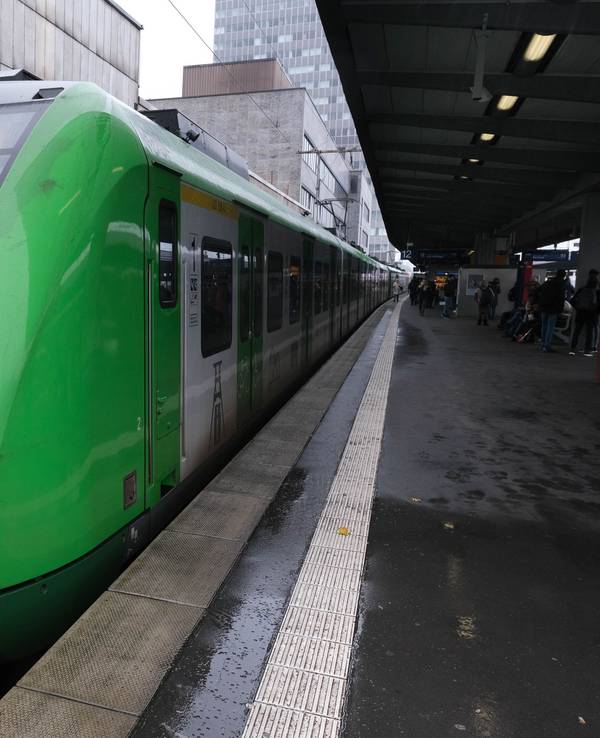 S-Bahn der Linie S6 nach Köln Worringen (Archivbild).
