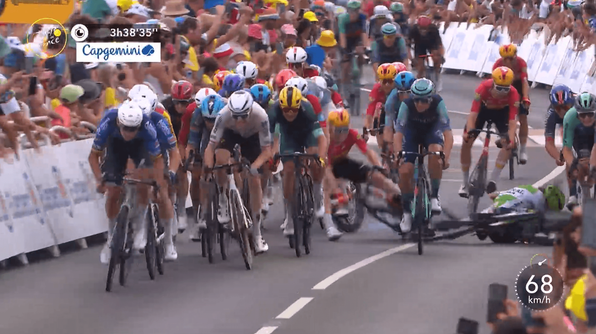 Sturz im Massensprint der 12. Etappe der Tour de France.