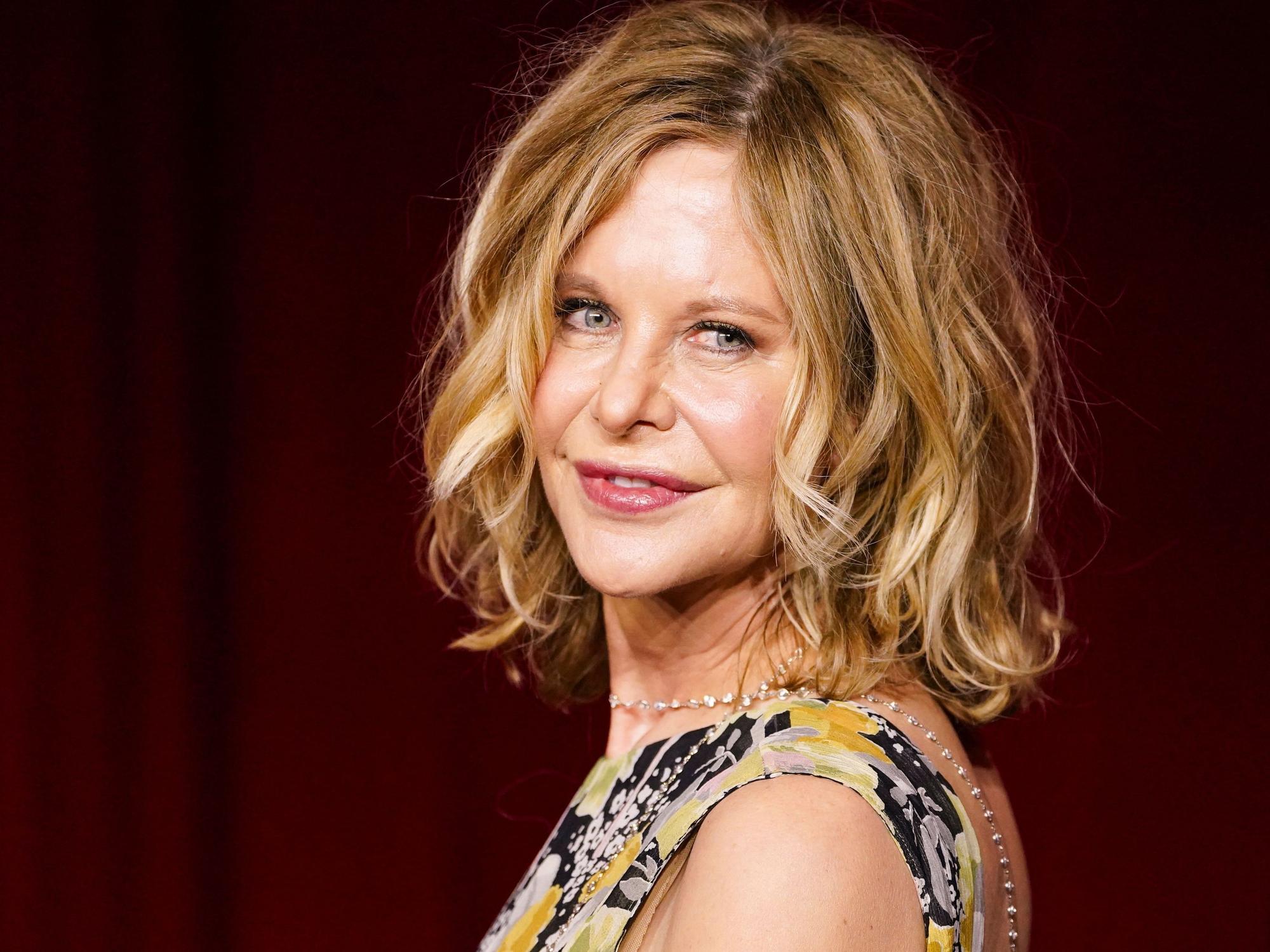Meg Ryan posiert.
