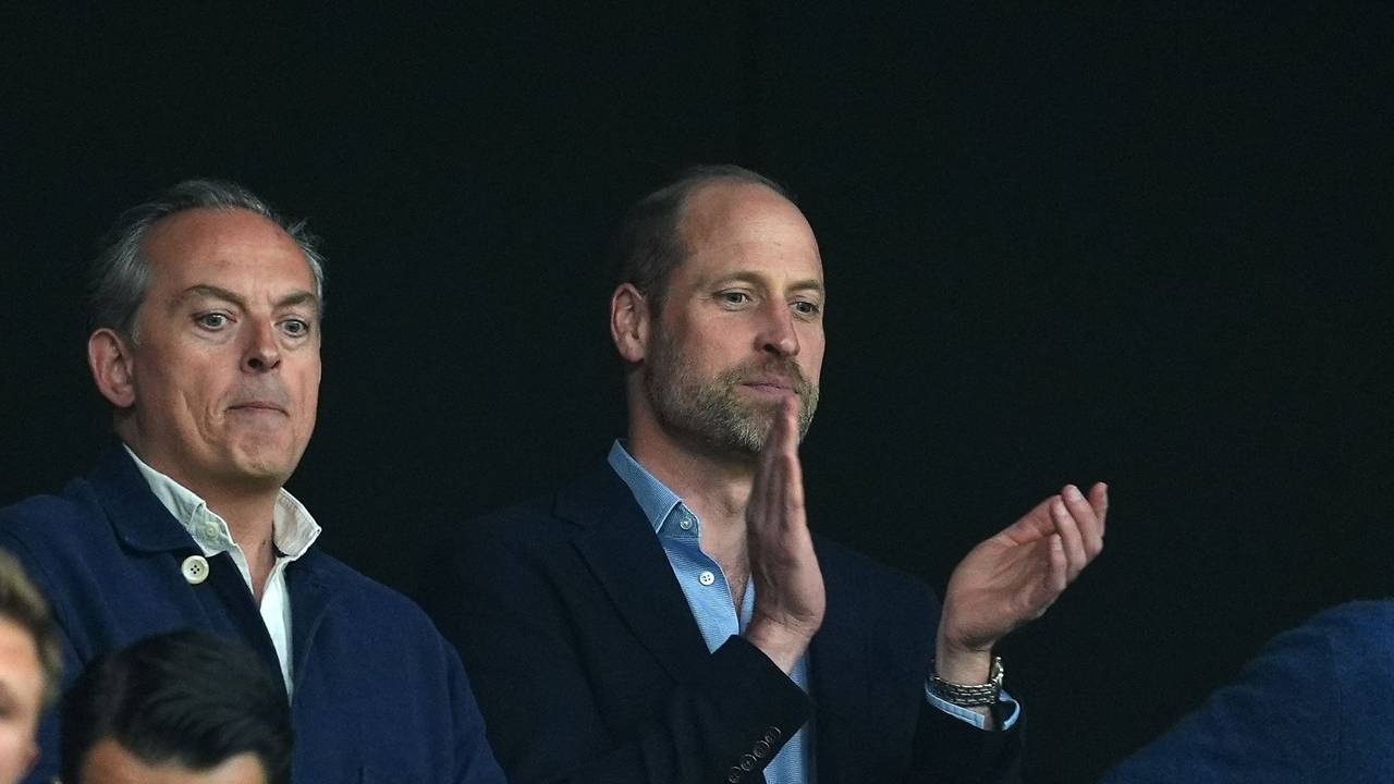 Prinz William schaut enttäuscht.