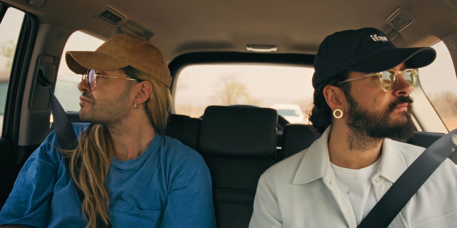 Mit Bills (links) Beuteschema bei Männern kann Tom Kaulitz nur wenig anfangen. (Bild: Netflix)