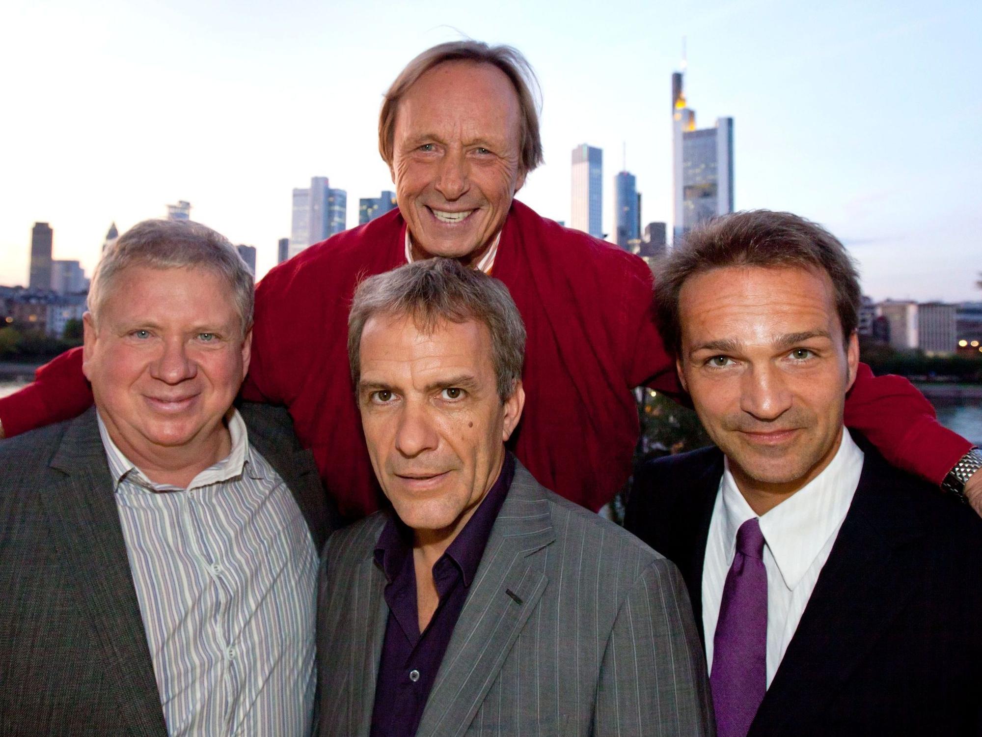 Da war die Serie 30 Jahre alt, im Jahr 2011: Claus Theo Gärtner (oben) alias Privatdetektiv Matula in Frankfurt mit seinen Kollegen Rainer Hunold (links), Paul Frielinghaus (Mitte) und Mathias Herrmann. (Archivbild)