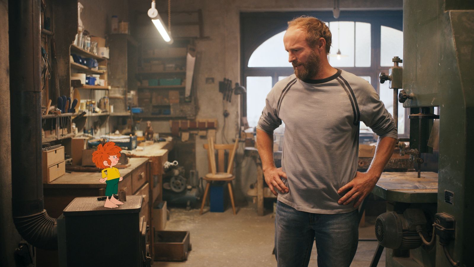 Auf den Pumuckl und den Schreiner Flori Eder (Florian Brückner) warten neue Abenteuer.  (Bild: Leonine/NEUESUPER GmbH/RTL)
