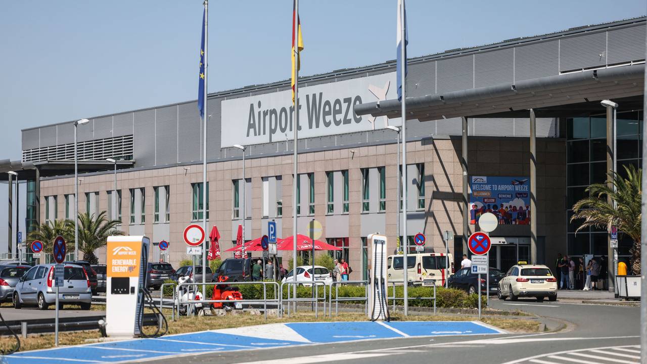 Das Terminal des zivilen Flughafens in Weeze.
