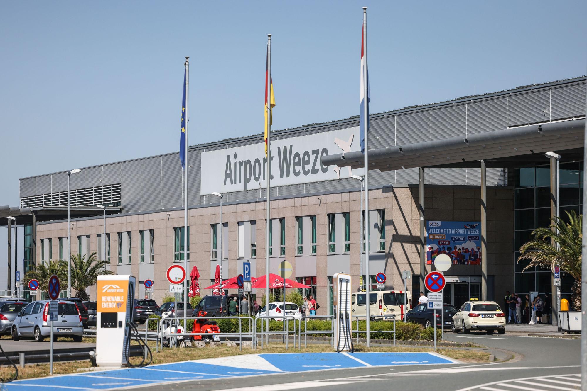 Das Terminal des zivilen Flughafens in Weeze.