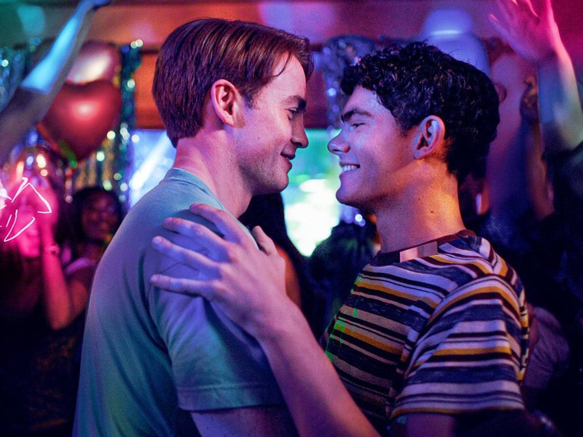 Nick (Kit Connor, links) und Charlie (Joe Locke) genießen in „Heartstopper Forever“ ihre Liebe. (Bild: © 2025 Netflix, Inc.)