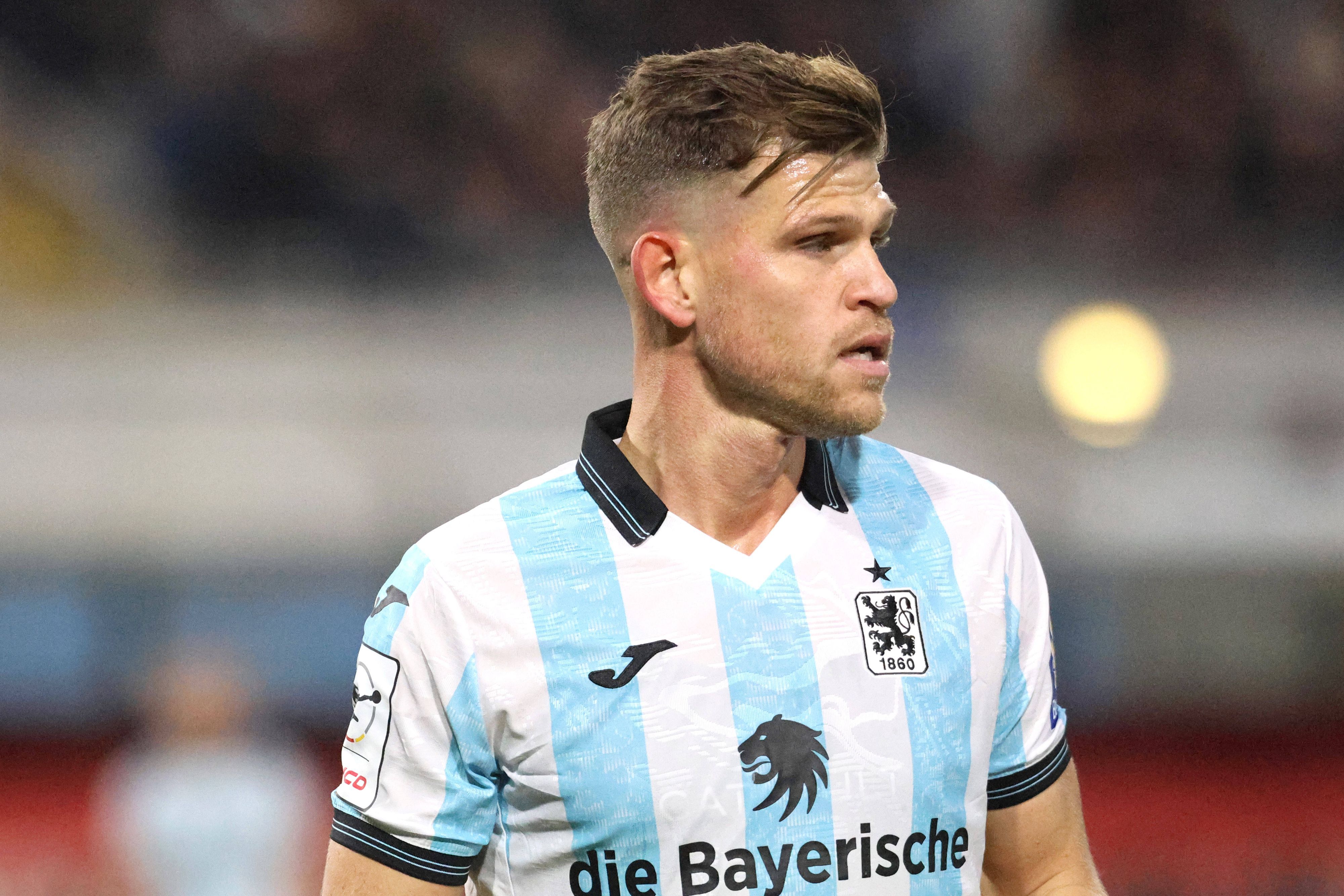 Florian Niederlechner im 1860-Trikot.