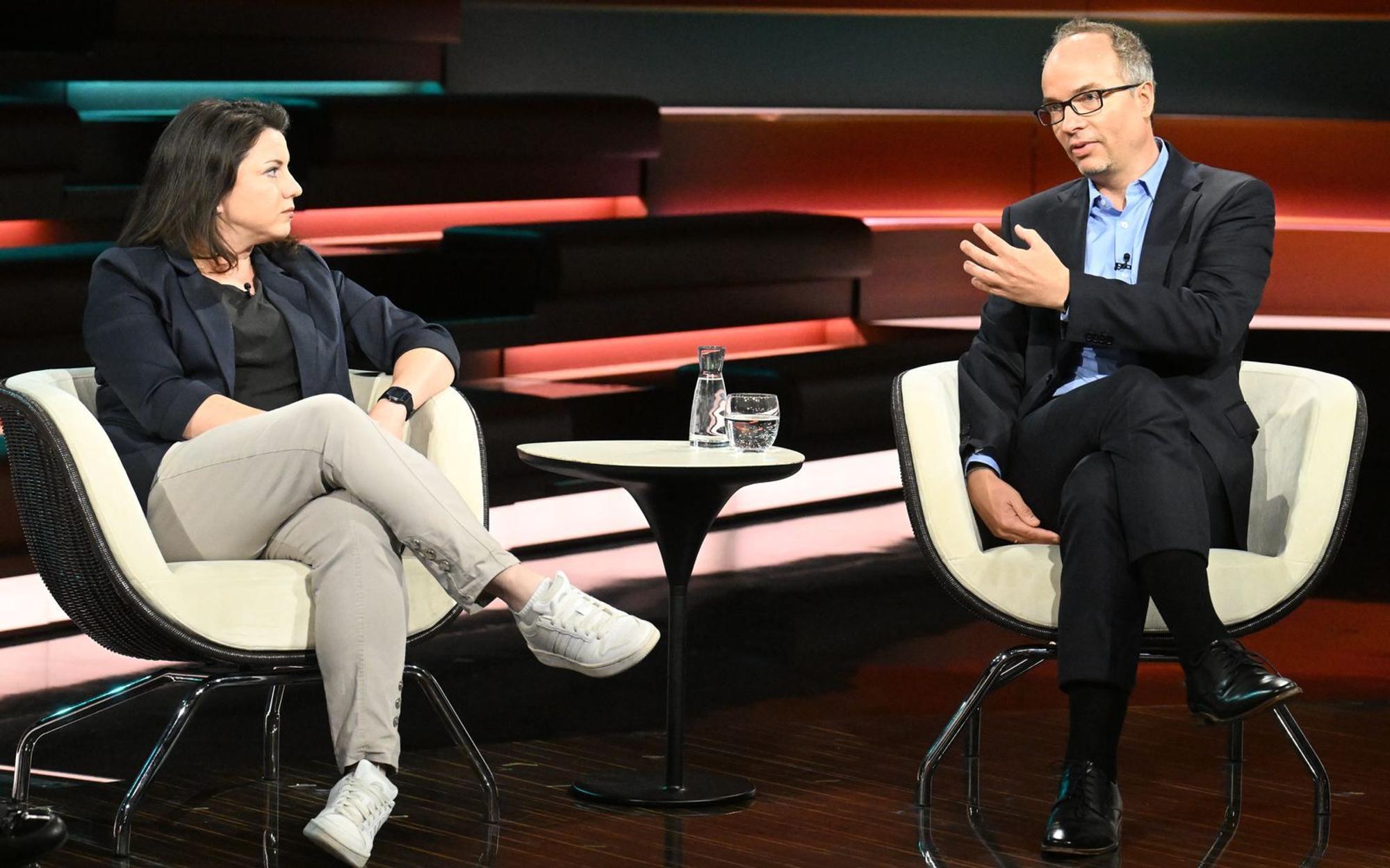 Migration sei für den Aufstieg der AfD nicht das „entscheidende Theme“ gewesen, urteilte Journalist Martin Debes bei „Markus Lanz“. (Bild: ZDF / Cornelia Lehmann)