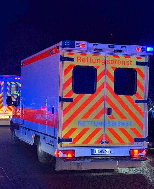 Auf der A43 bei Bochum kam es nach einem Unfall mit drei Fahrzeugen zu einem Rettungseinsatz. (Symbolbild)
