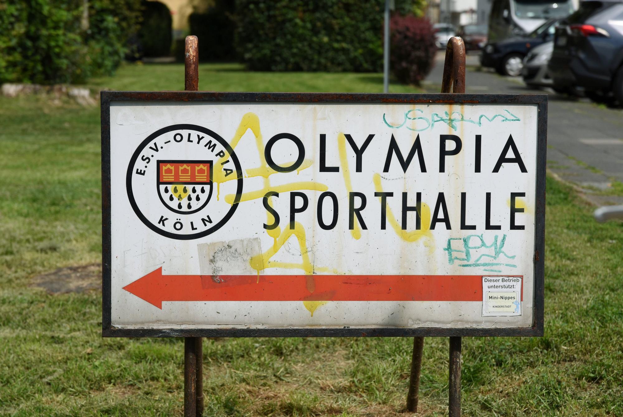 Schild auf der Anlage des ESV Olympia Köln.