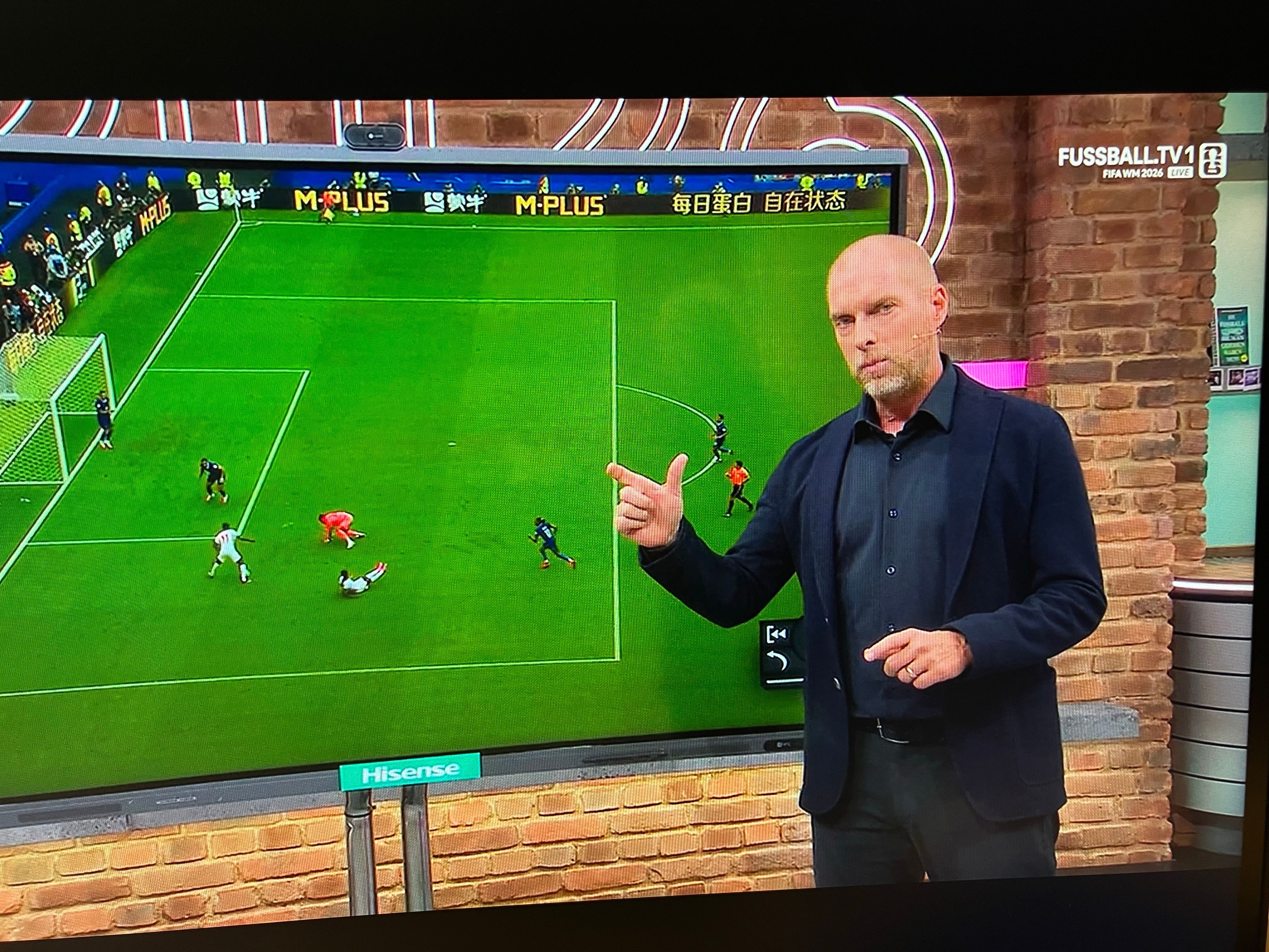 Jan Henkel analysiert.