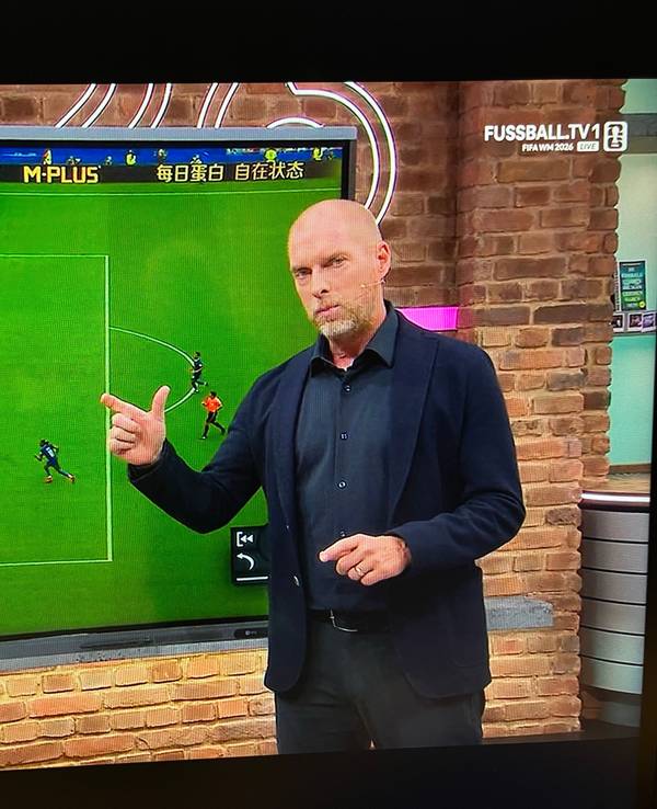 Jan Henkel analysiert.