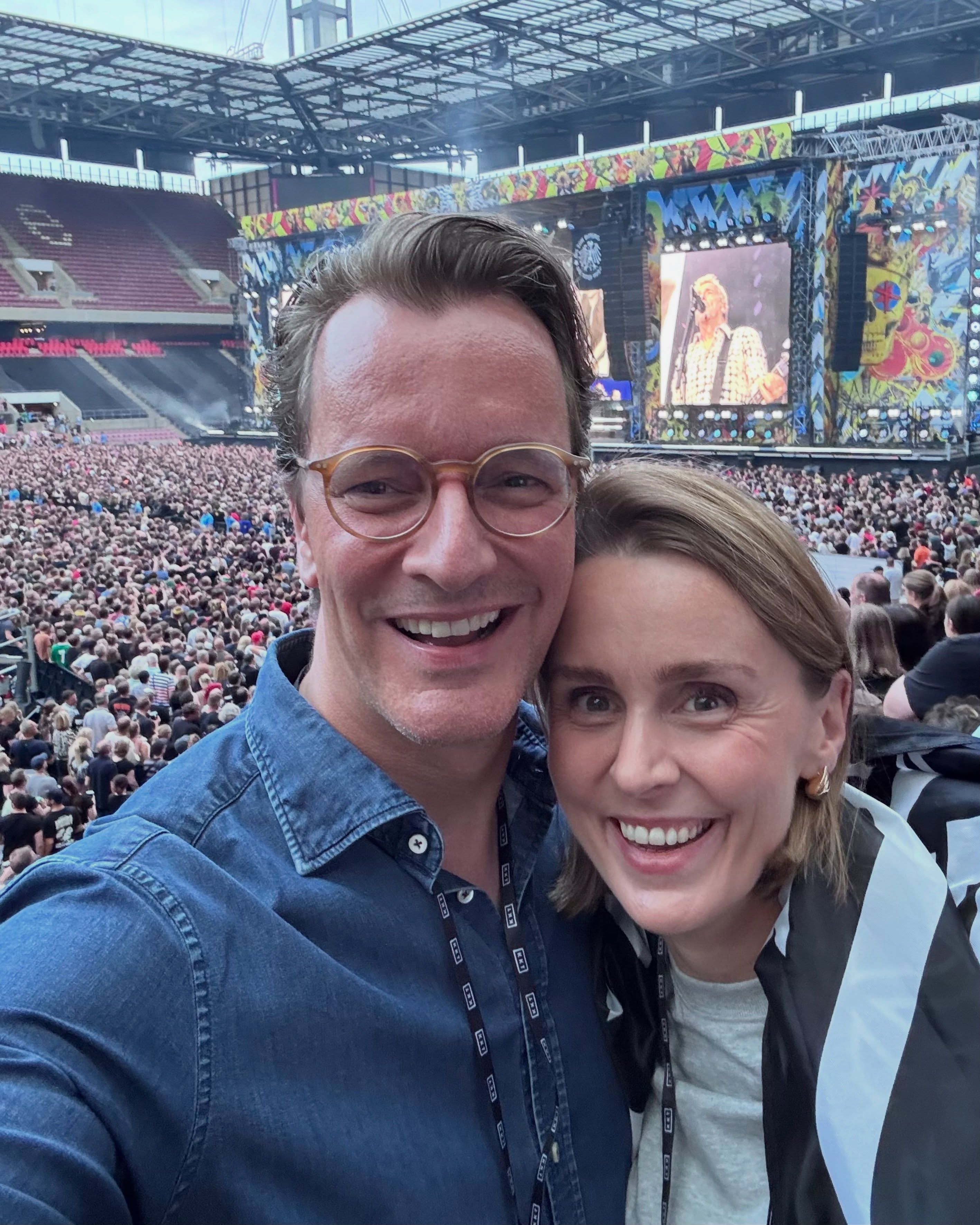 Selfie von Hendrik Wüst mit Frau Katharina beim BAP-Konzert.