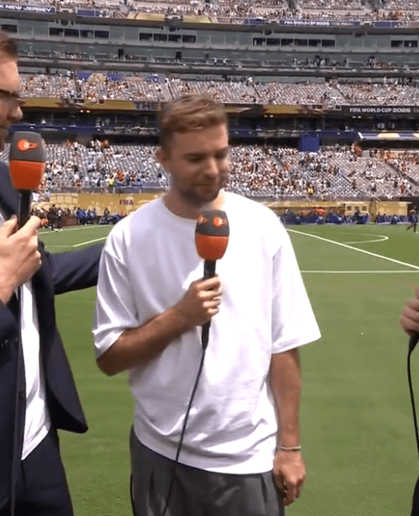 Per Mertesacker, Christoph Kramer und Jochen Breyer in New York im WM-Finalstadion. Foto: Screenshot ZDF