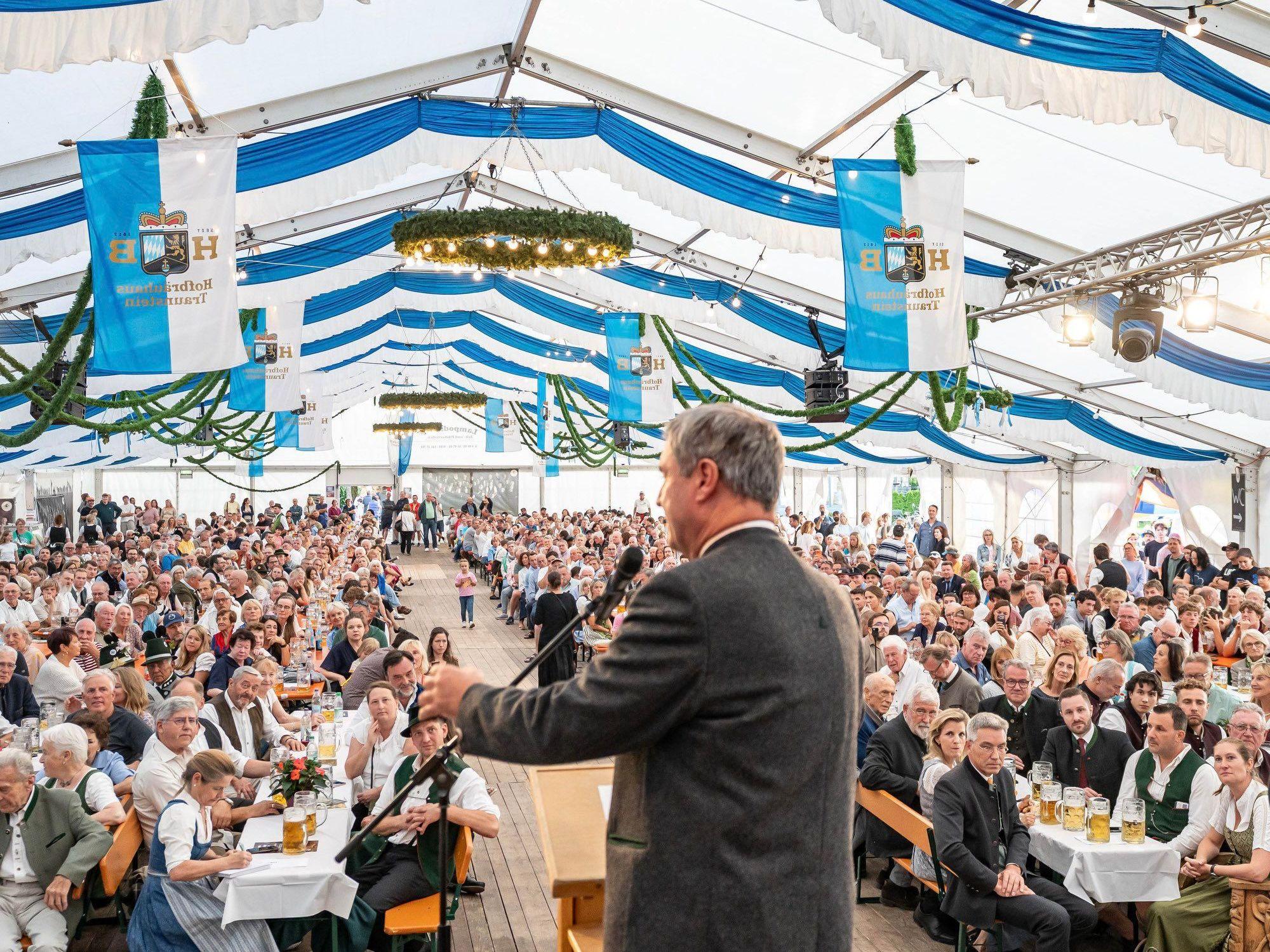 Markus Söder redet in Bernau am Chiemsee.