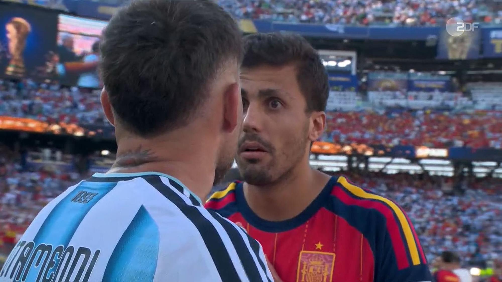 Hitziger Austausch zwischen Nicolás Otamendi und Rodri.