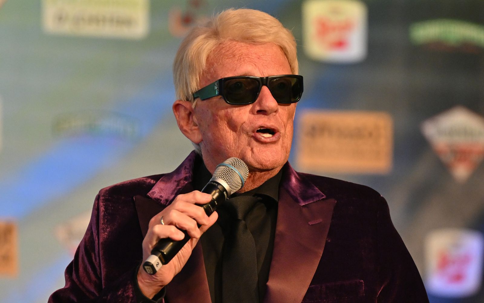 Wunderte sich wie viele andere über die WM-Halbzeitshow: Volksmusiker Heino. (Bild: 2025 Getty Images/Kerstin Joensson)