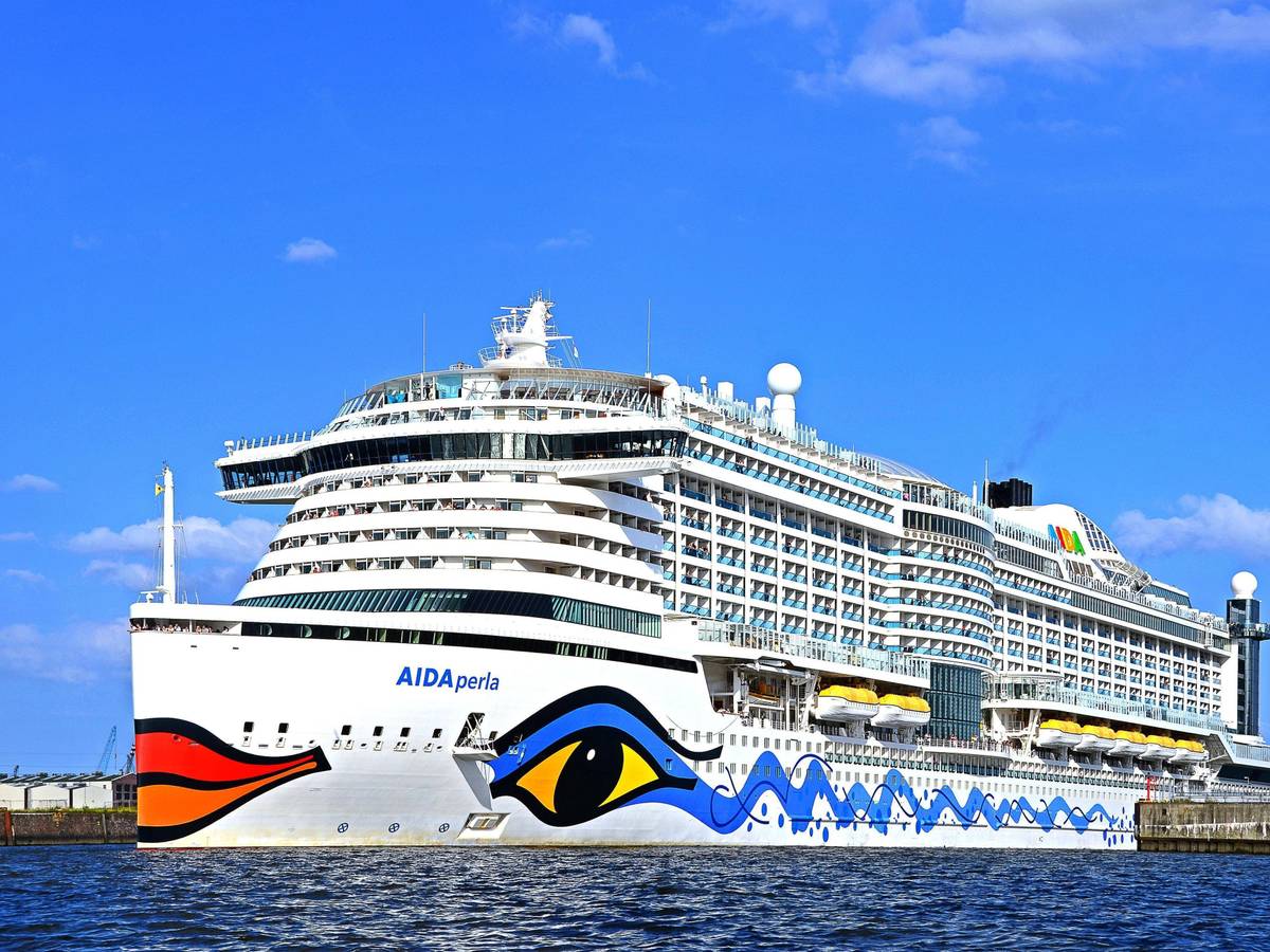 Kreuzfahrtschiff „Aida Perla“ im Hamburger Hafen.
