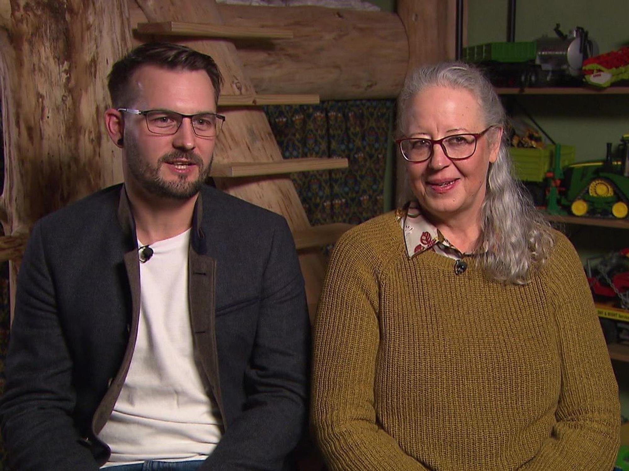 Nach dem Essen sind Philipp und Gudrun satt und glücklich. (Bild: RTL)