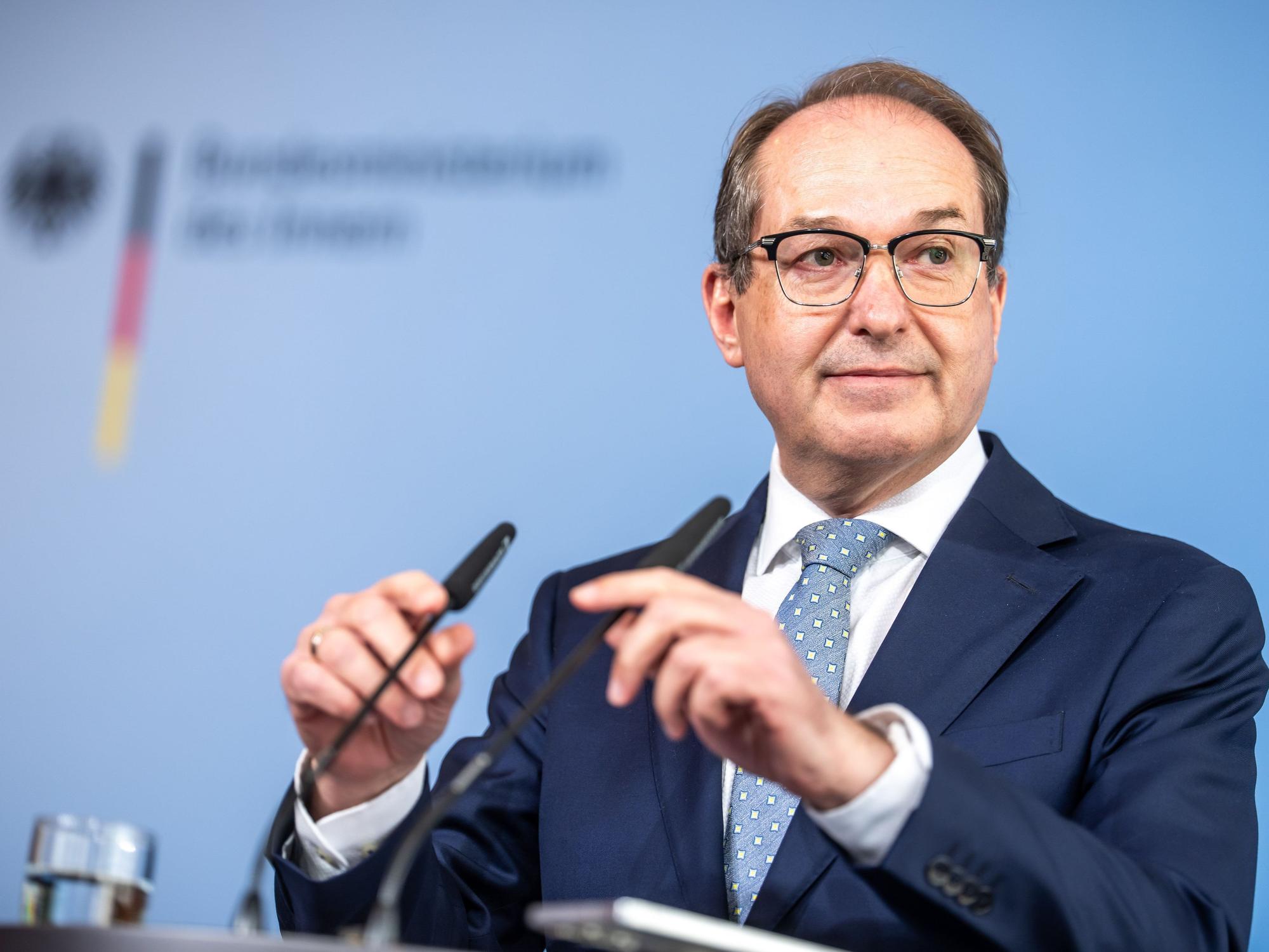Alexander Dobrindt (CSU), Bundesinnenminister.