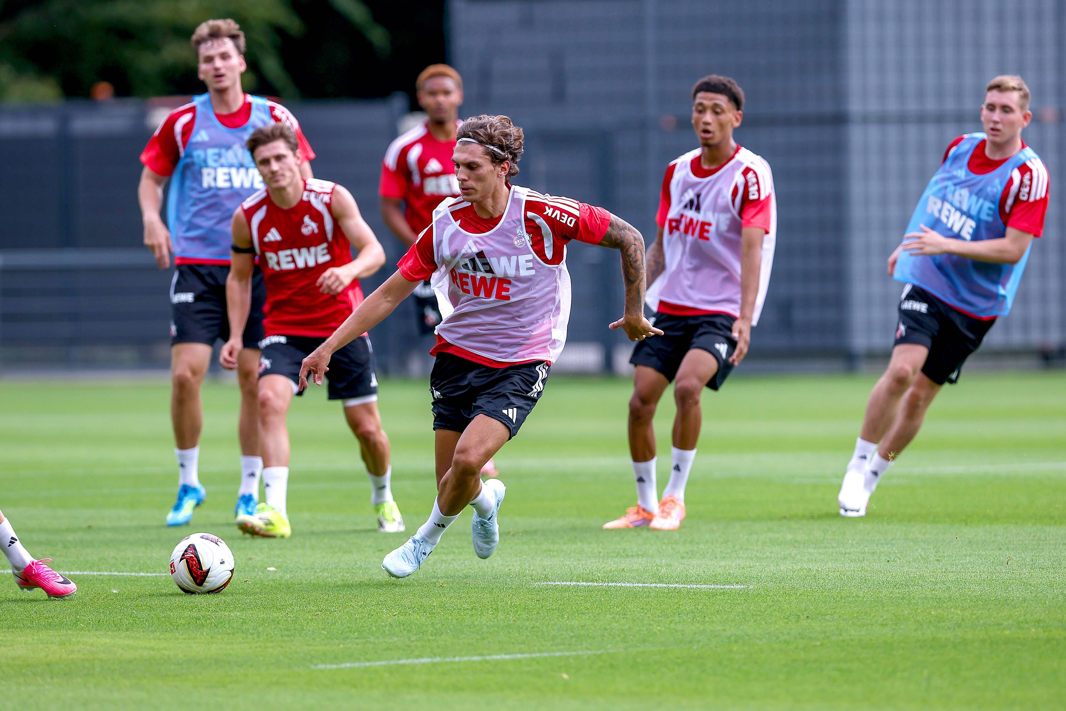Julian Pauli im Training beim 1. FC Köln.