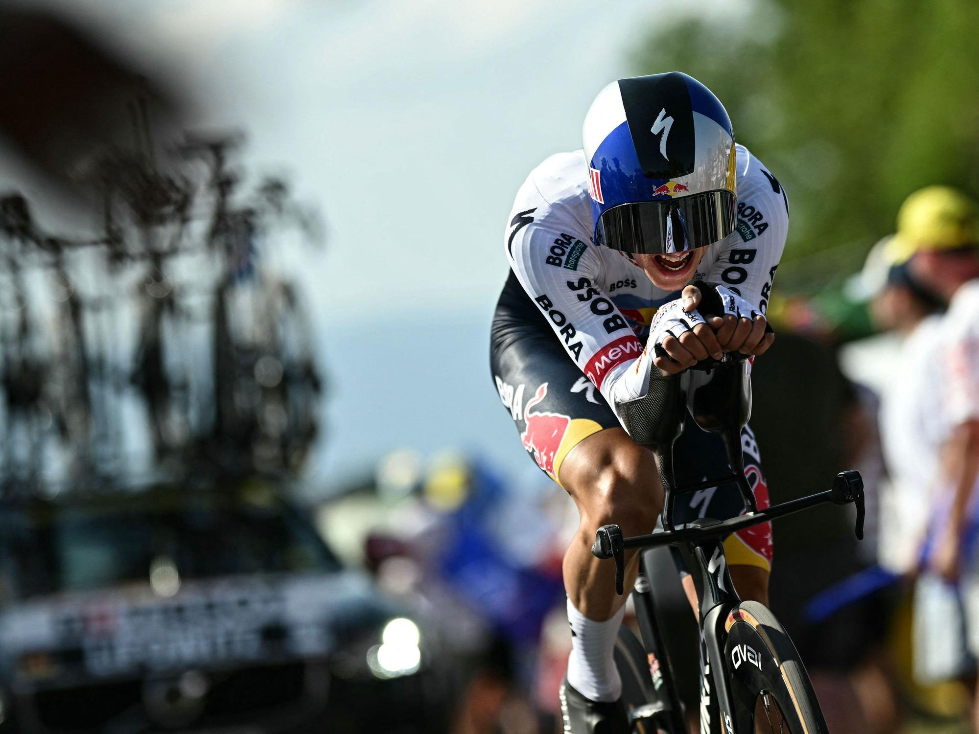 Florian Lipowitz auf seinem Rad bei der Tour de France.
