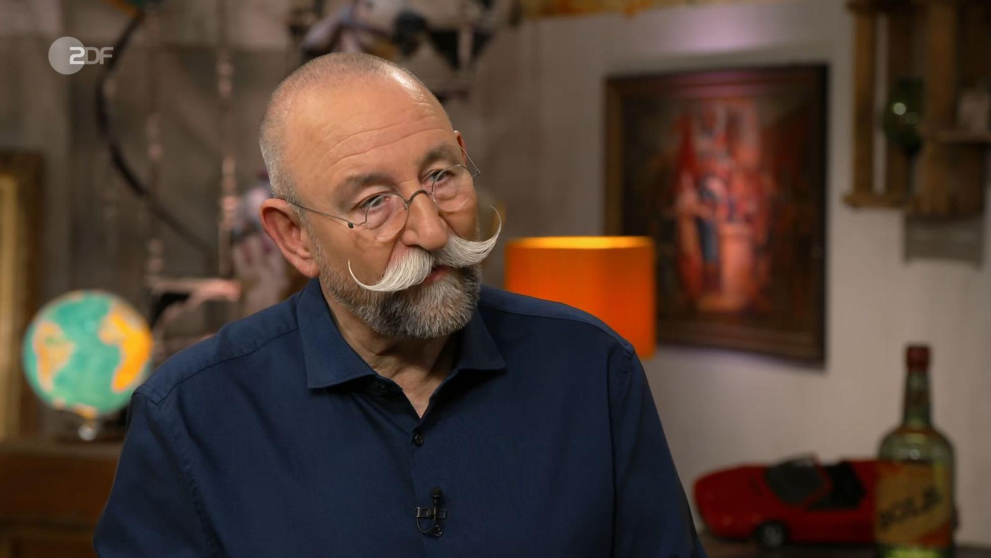 „Die hat er ihm geschenkt?“, war Horst Lichter beeindruckt. (Bild: ZDF)