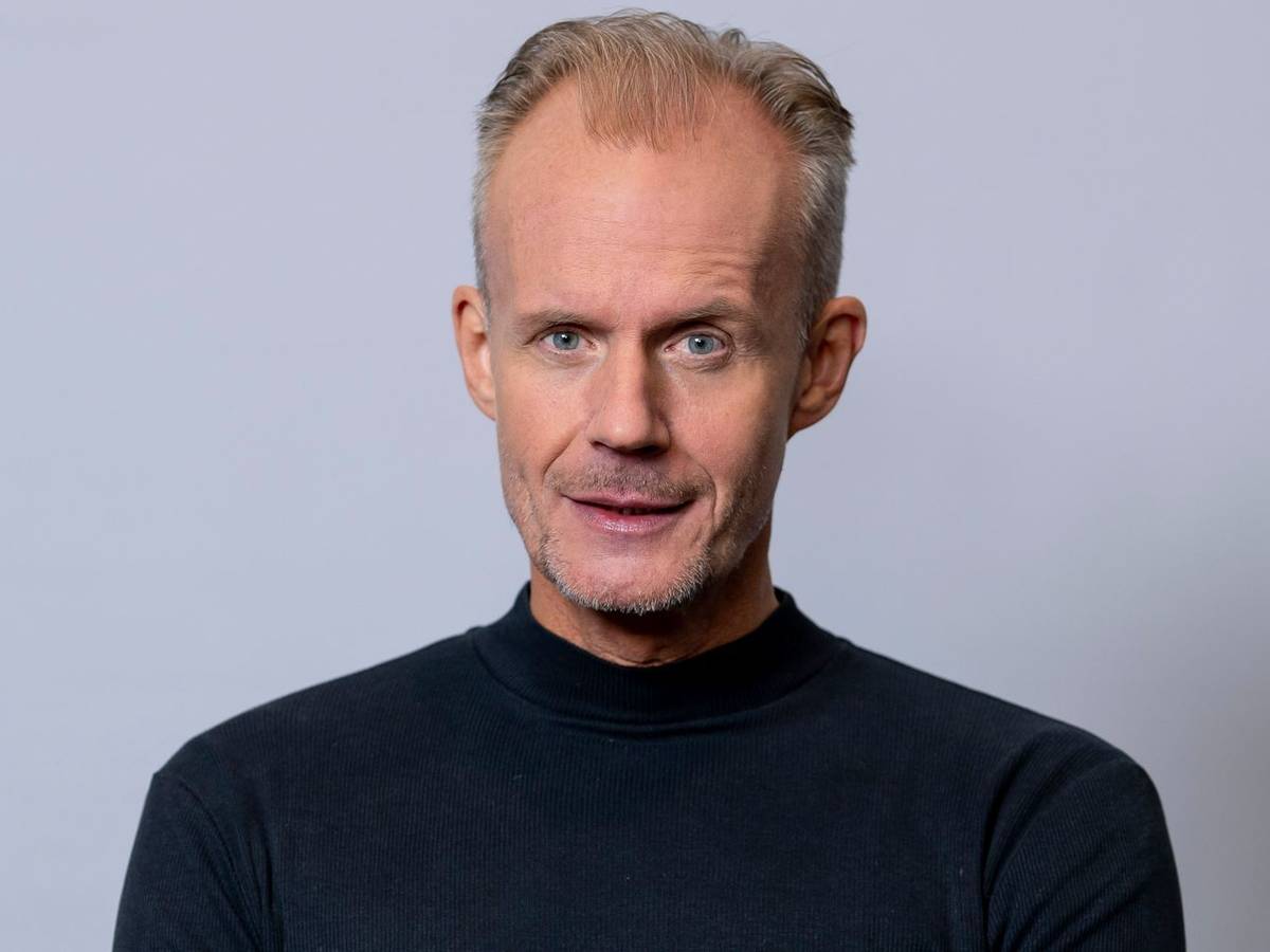 Der Münchener Satiriker Max Uthoff, 58, erfand vor zwölf Jahren mit zwei Mitstreitern das neuartige Satire-Format „Die Anstalt“. Nun wird das vielfach preisgekrönte ZDF-Format 100 Sendungen alt. (Bild: ZDF / Thorsten Silz)